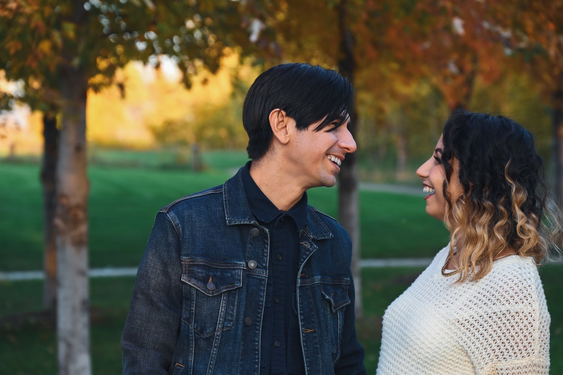 gray computer monitor