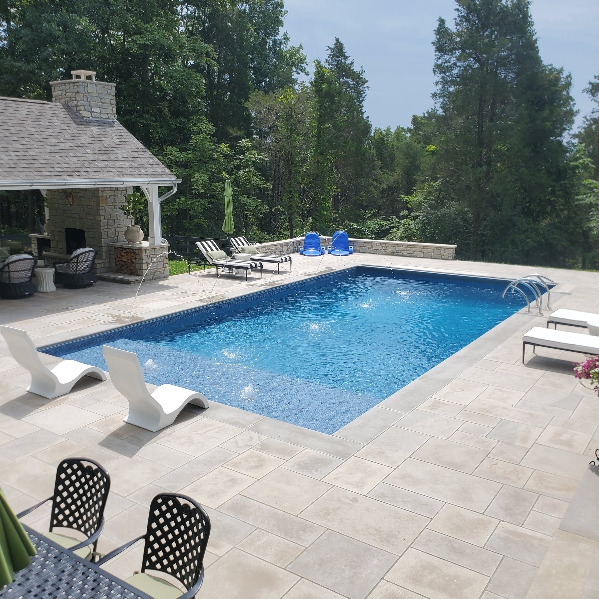 black and white bed linen