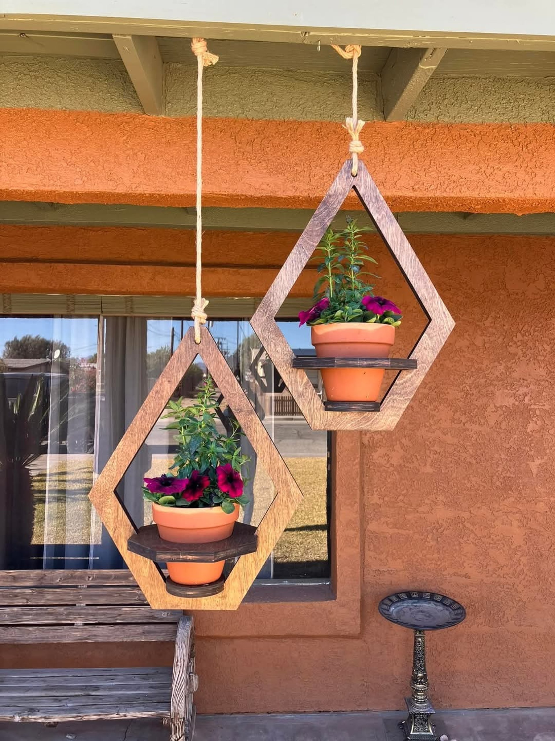 gray computer monitor