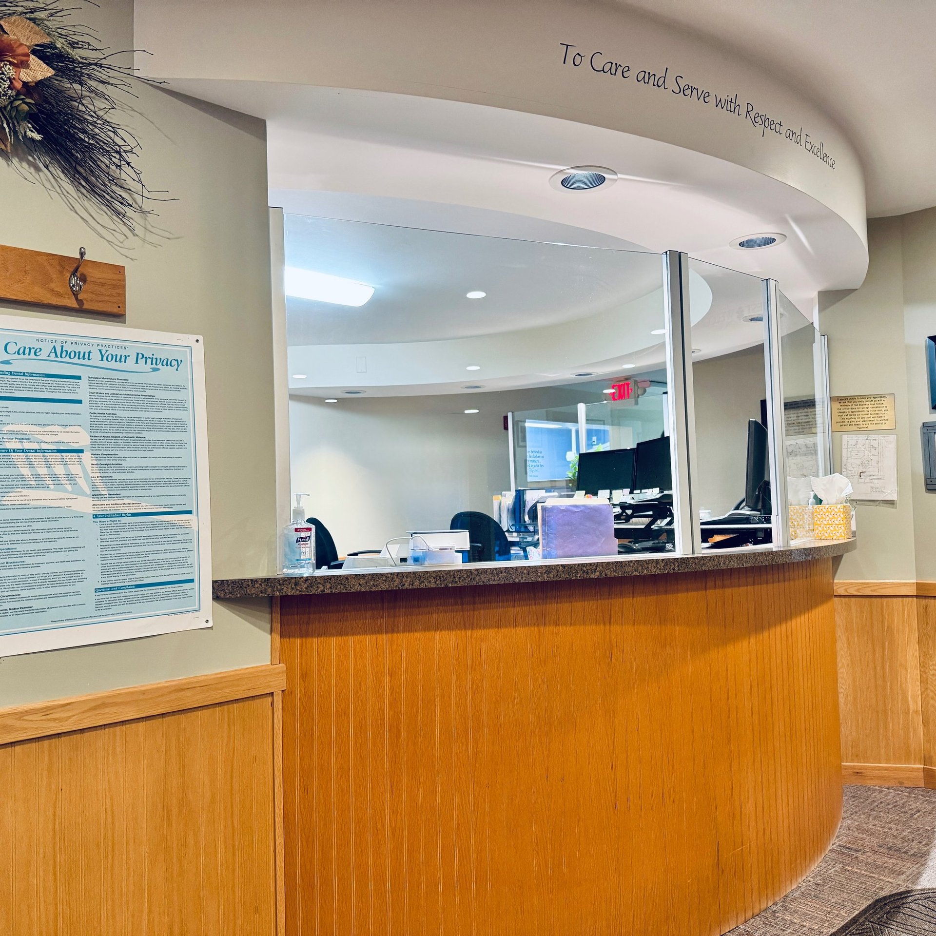 gray computer monitor