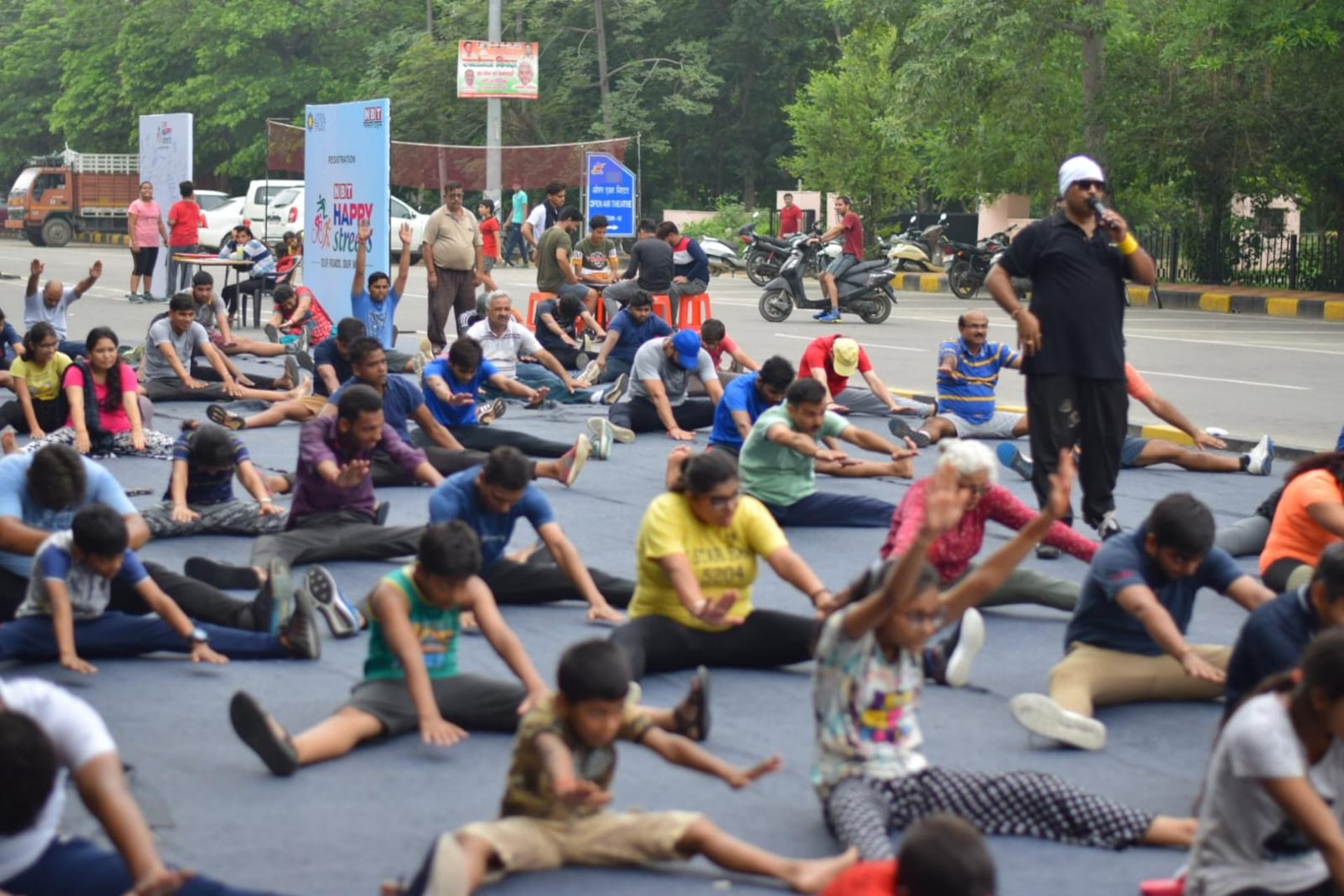 black and brown leather padded tub sofa