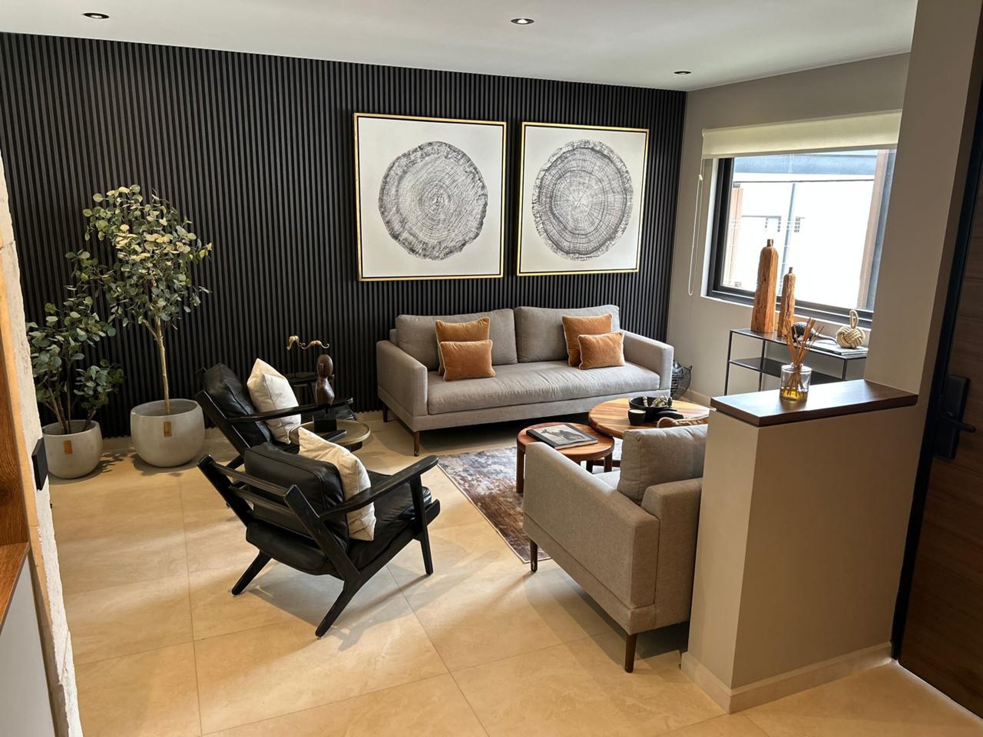 black and white bed linen