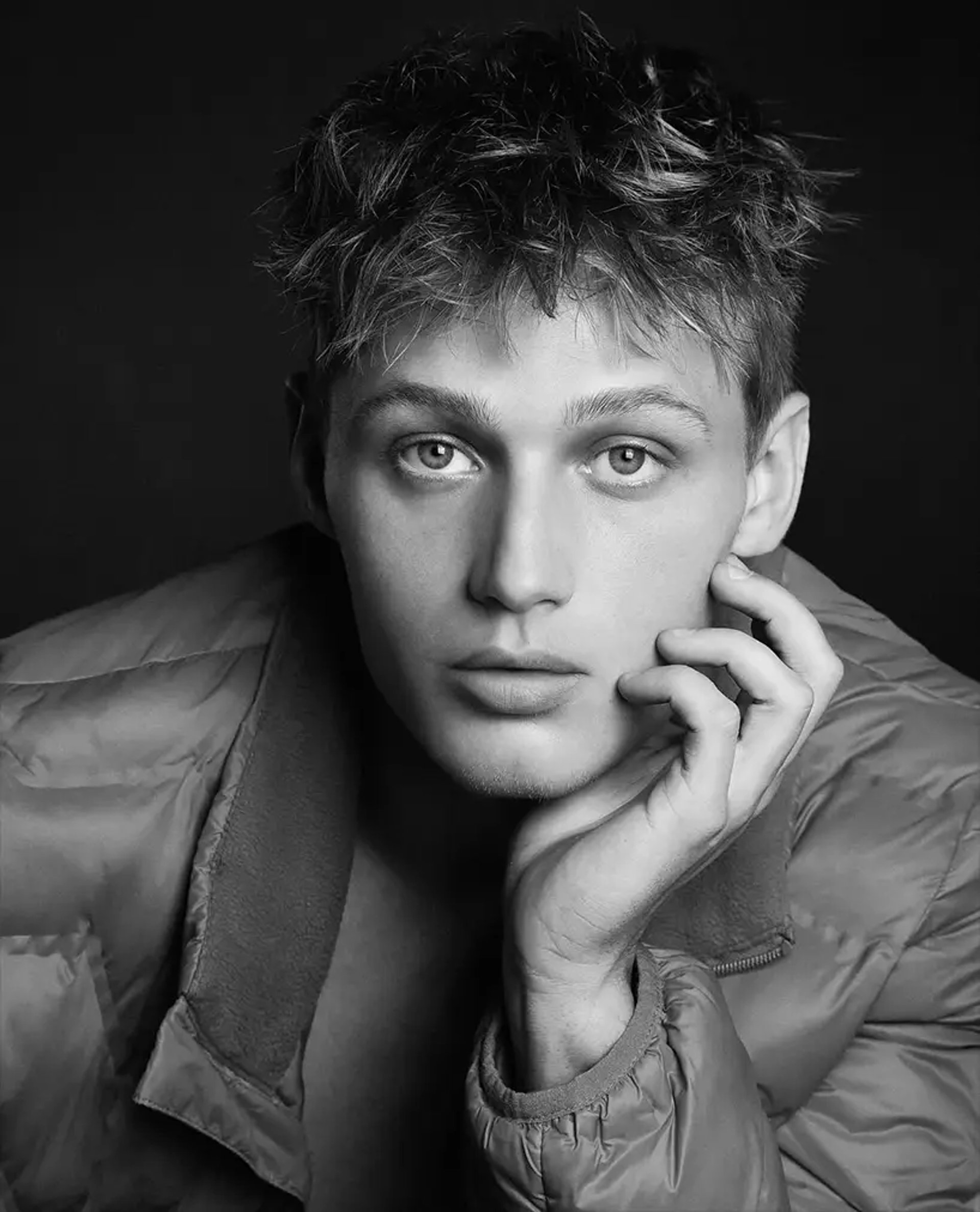 black and white bed linen