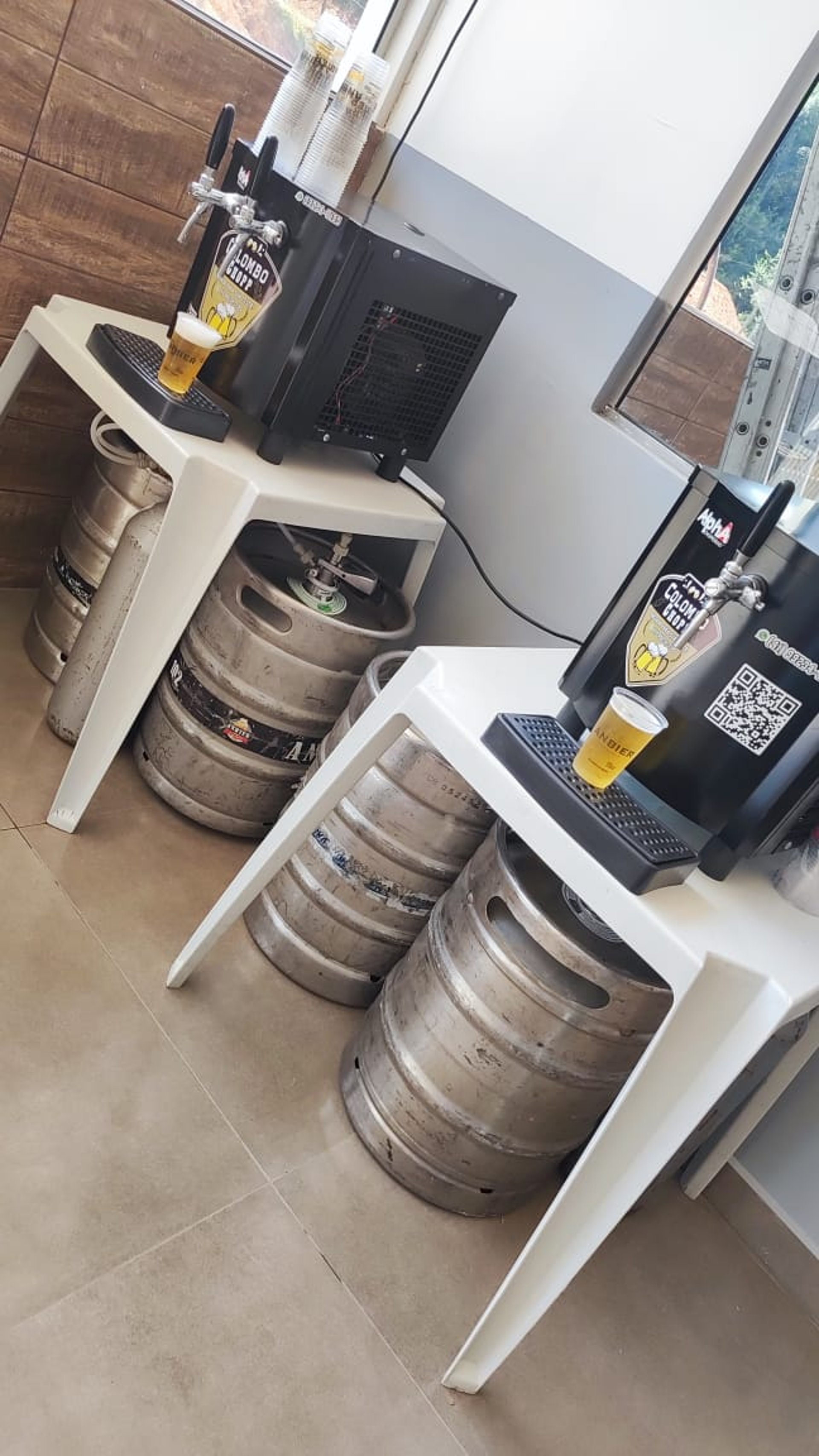 gray computer monitor