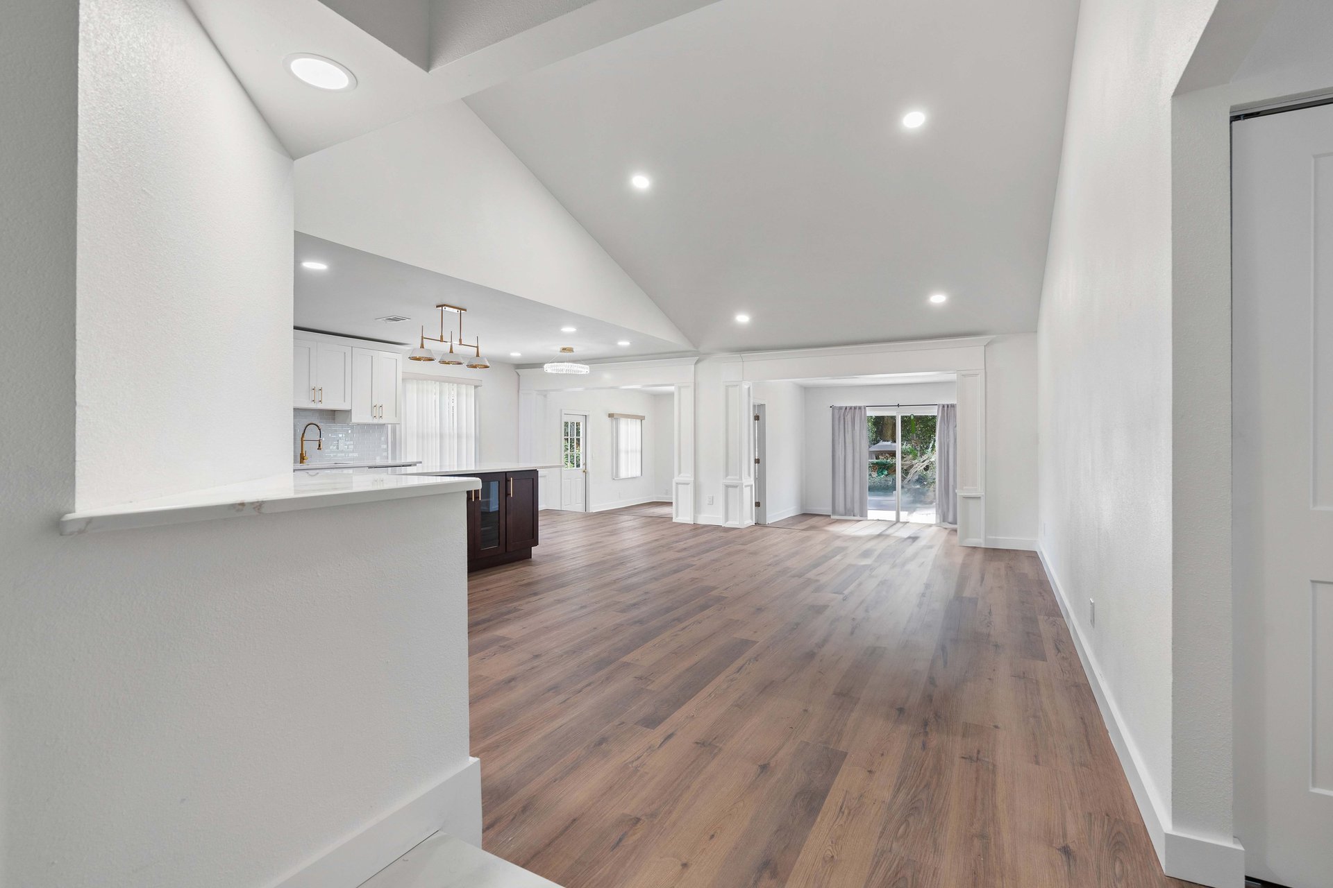 black and white bed linen