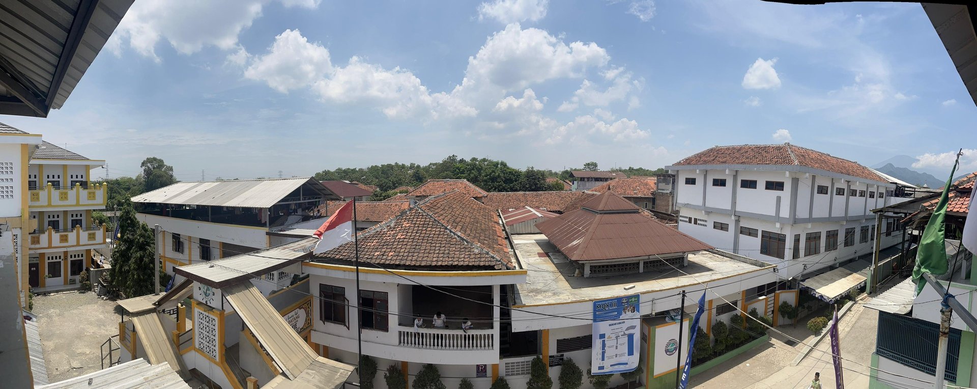 black and brown leather padded tub sofa