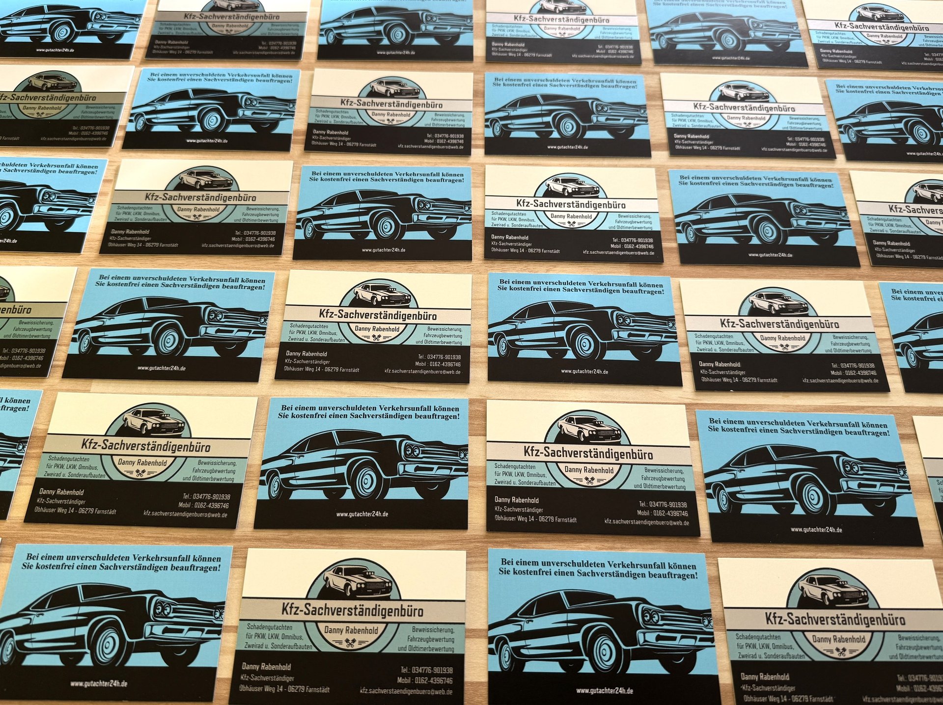 gray computer monitor