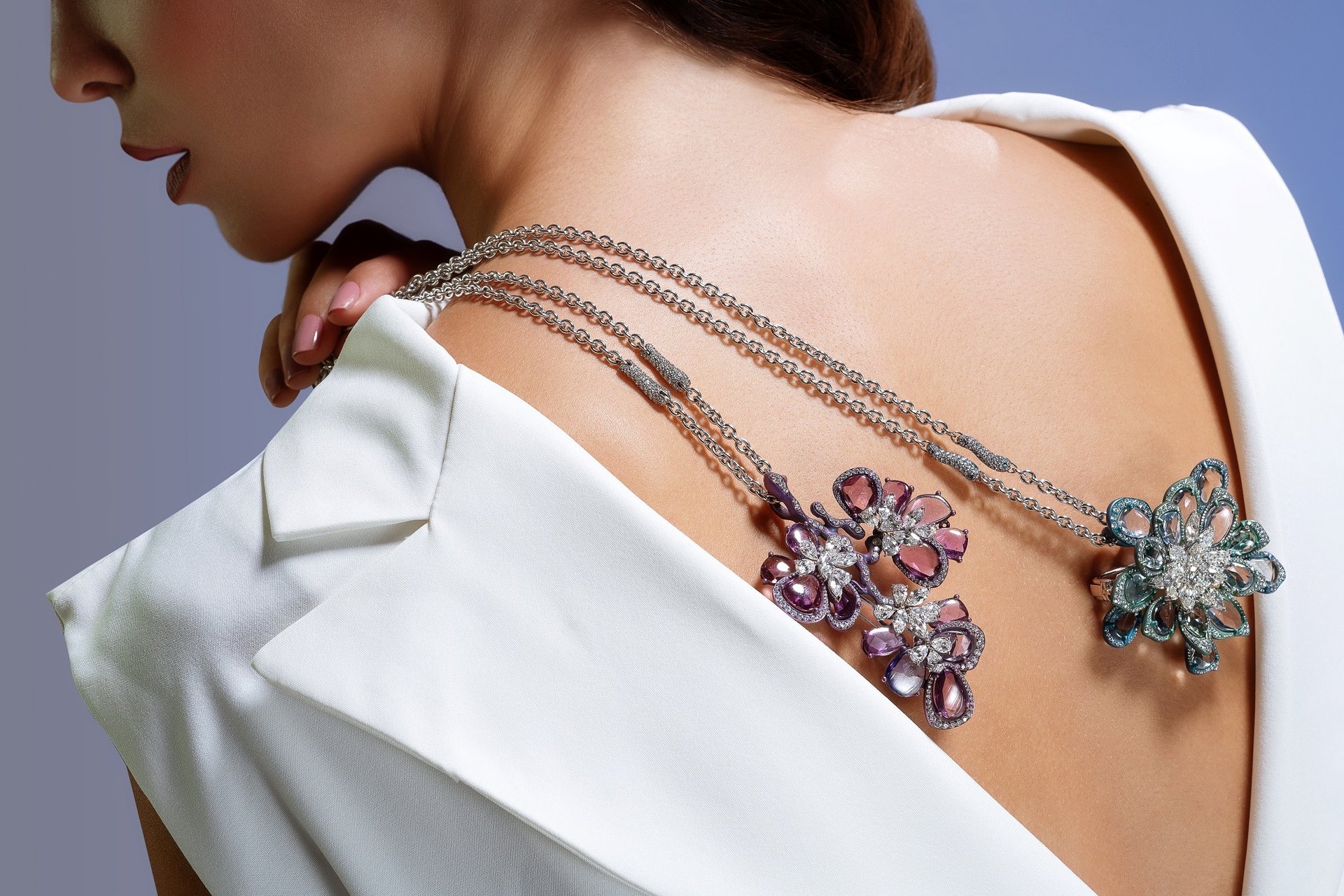 gray computer monitor