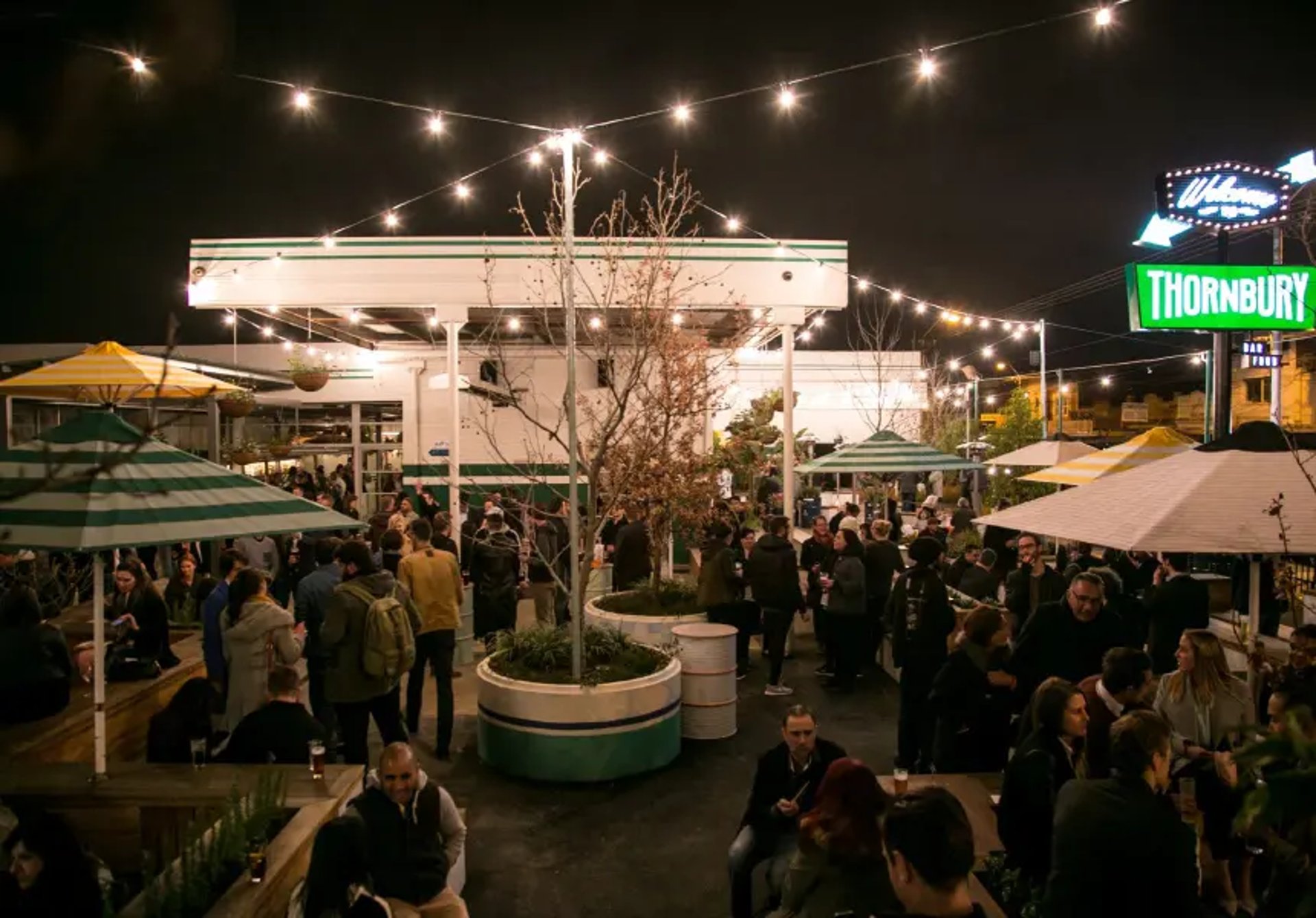 black and white bed linen