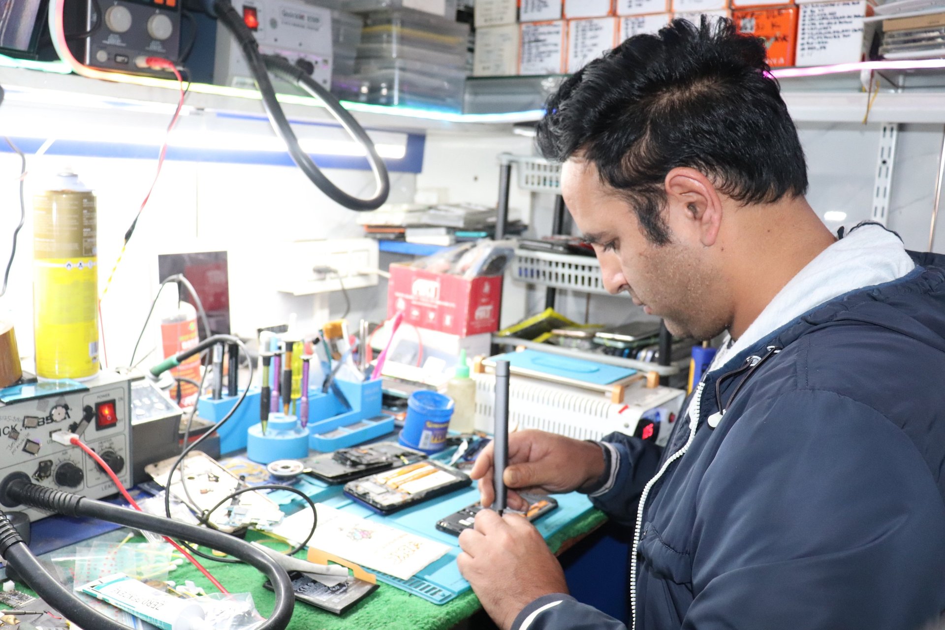 black and white bed linen