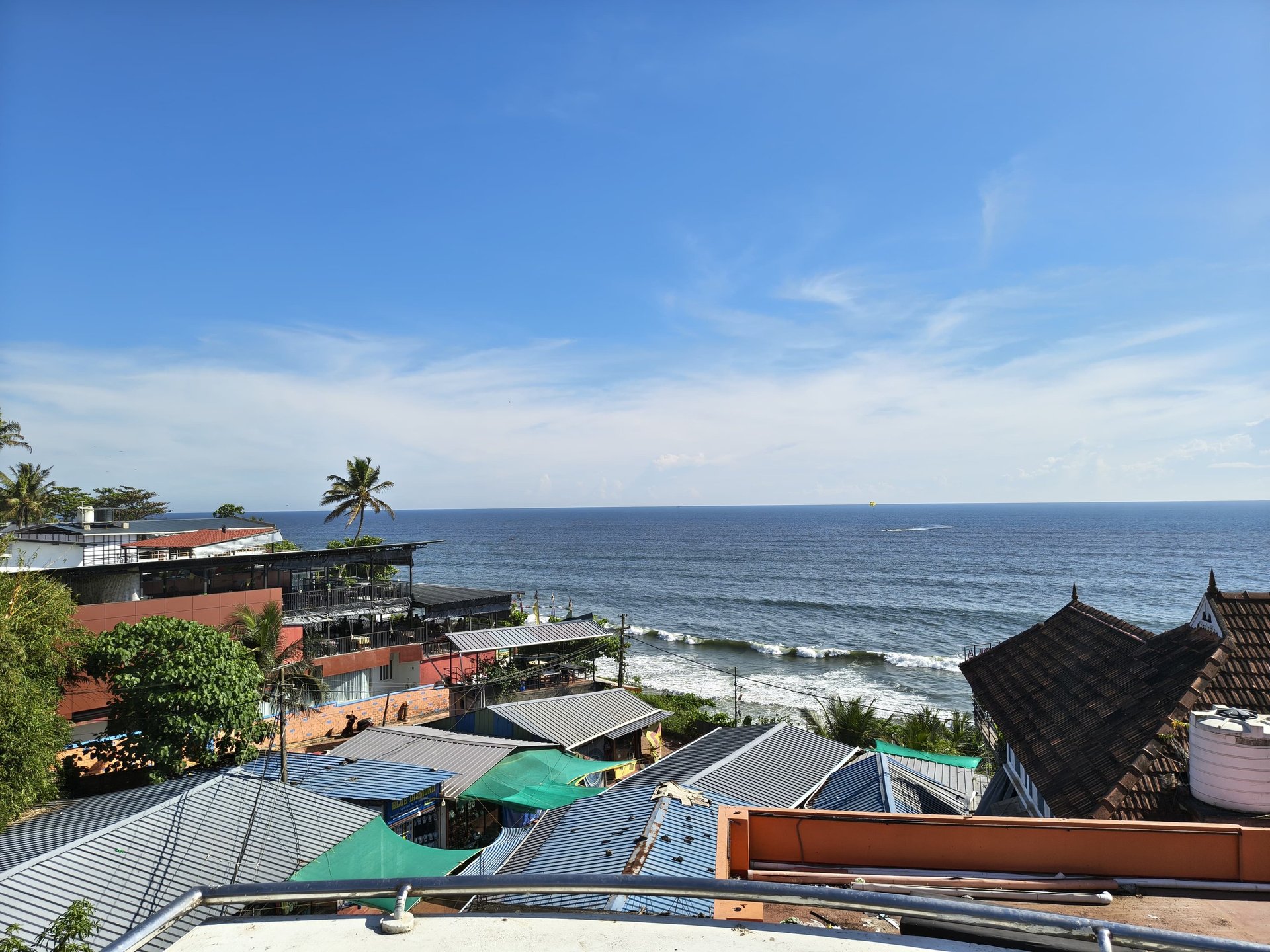 black and white bed linen