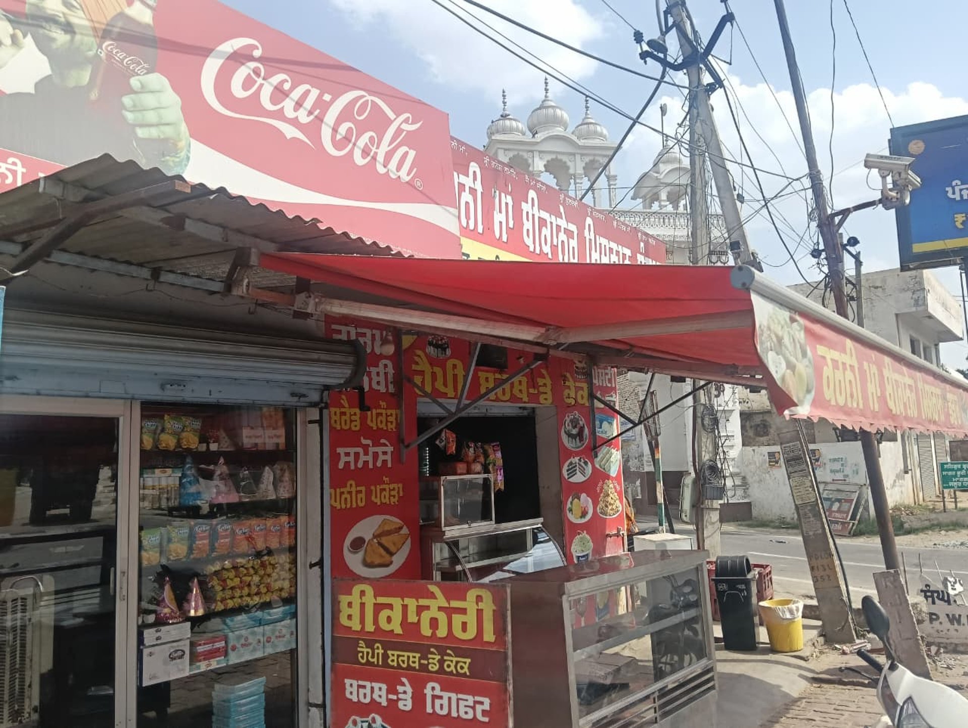 black and white bed linen