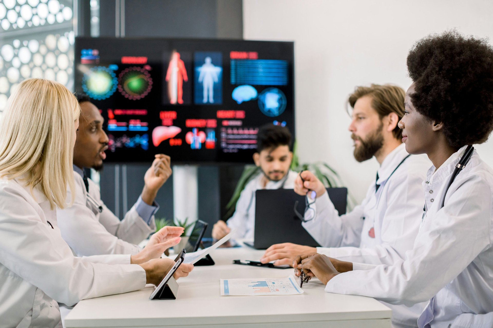 black and white bed linen