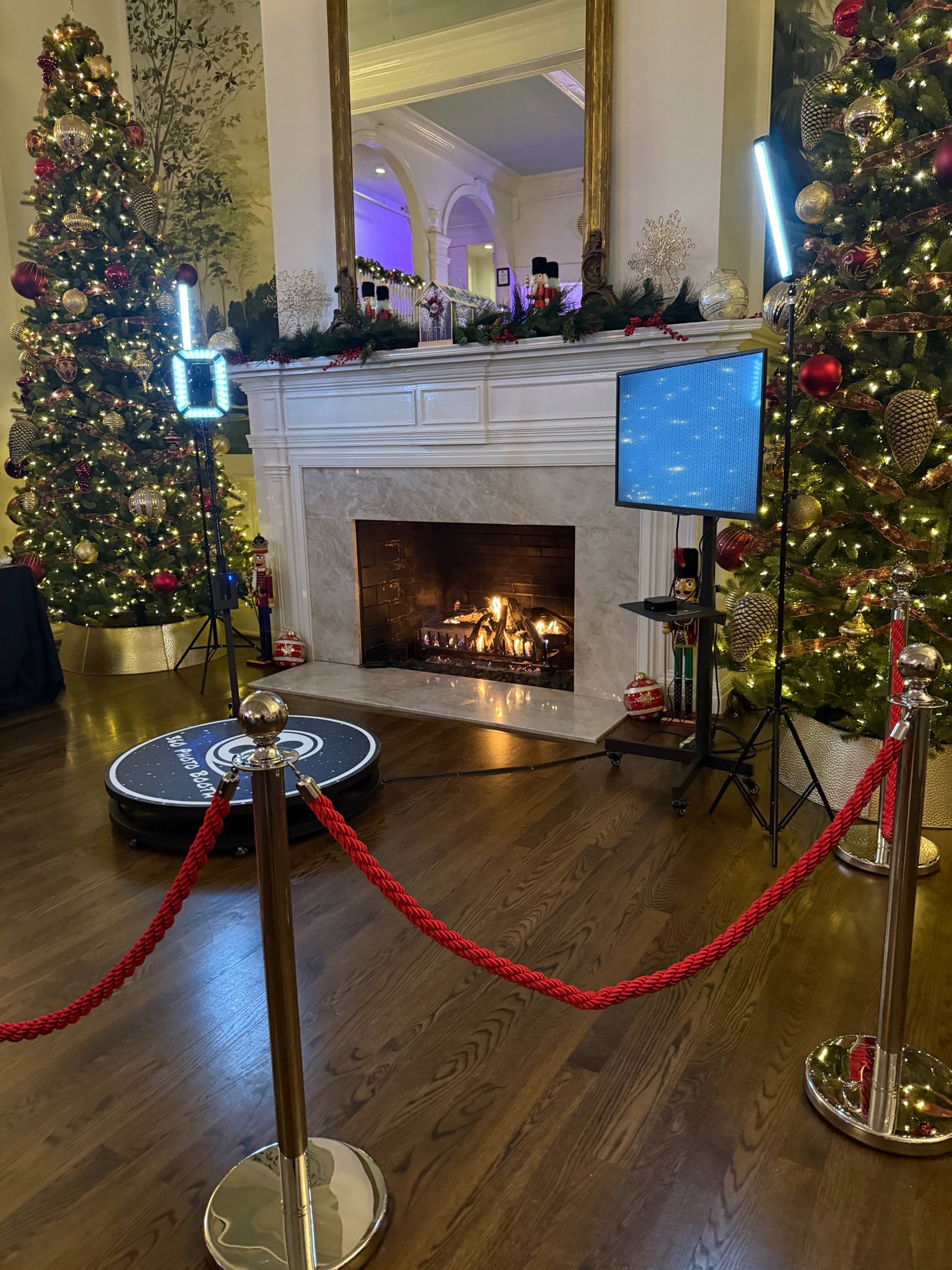 gray computer monitor