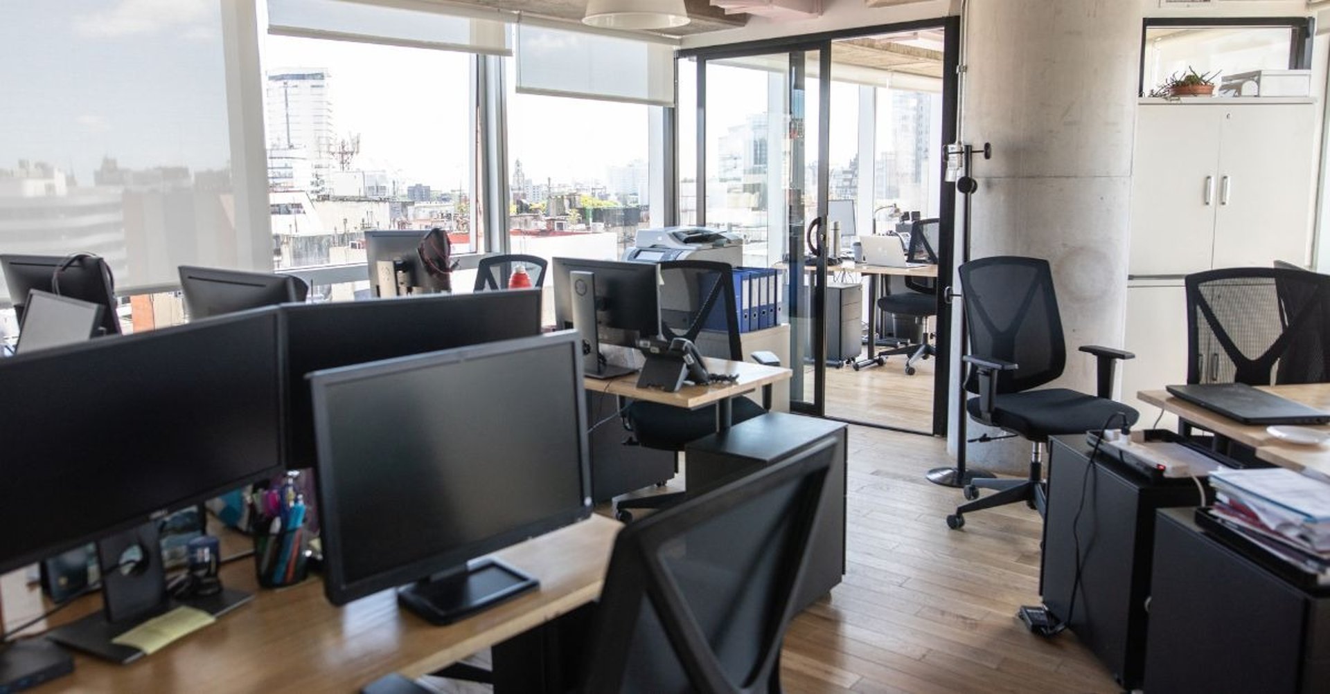 black and white bed linen