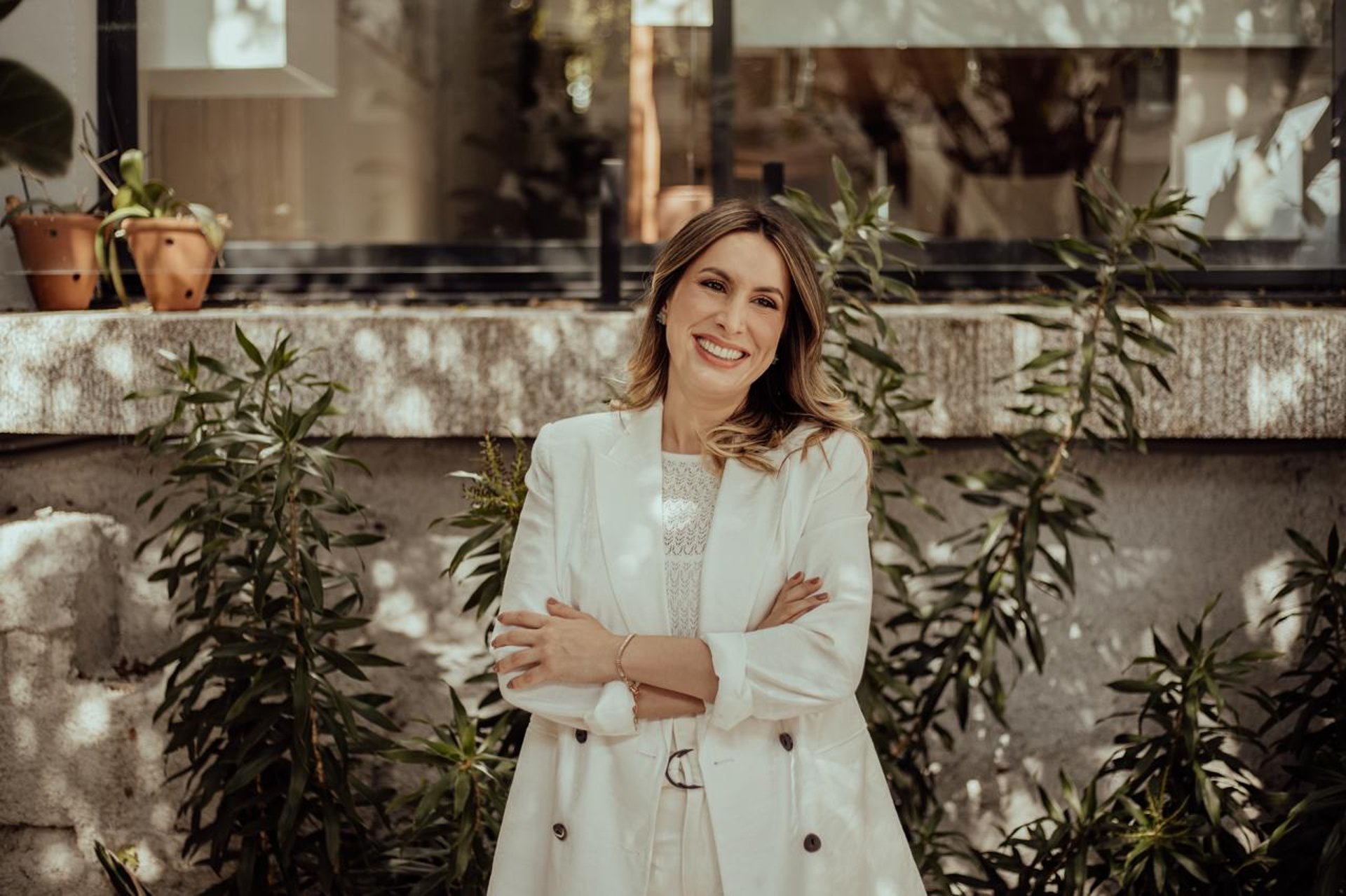black and brown leather padded tub sofa