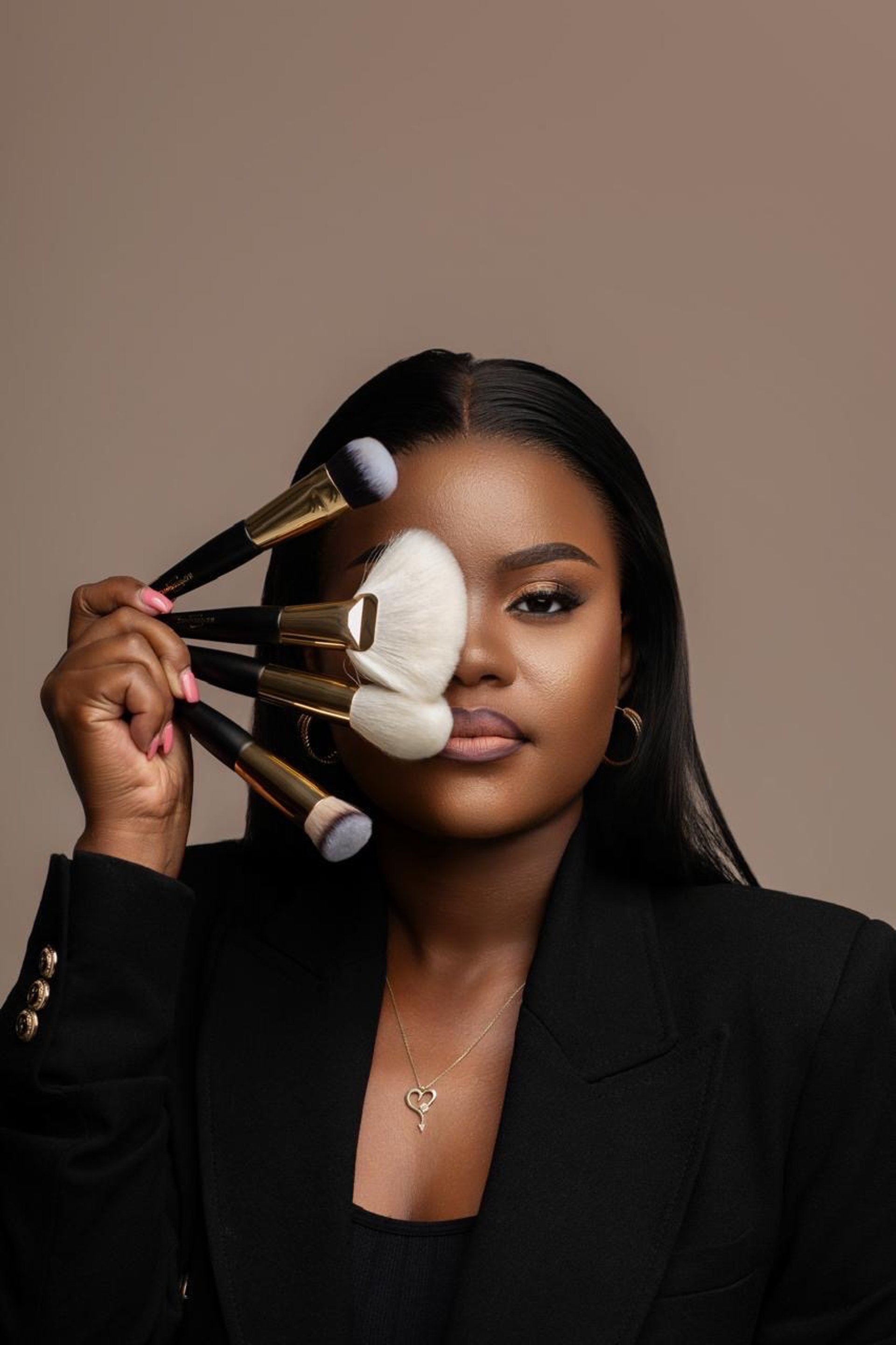 black and white bed linen