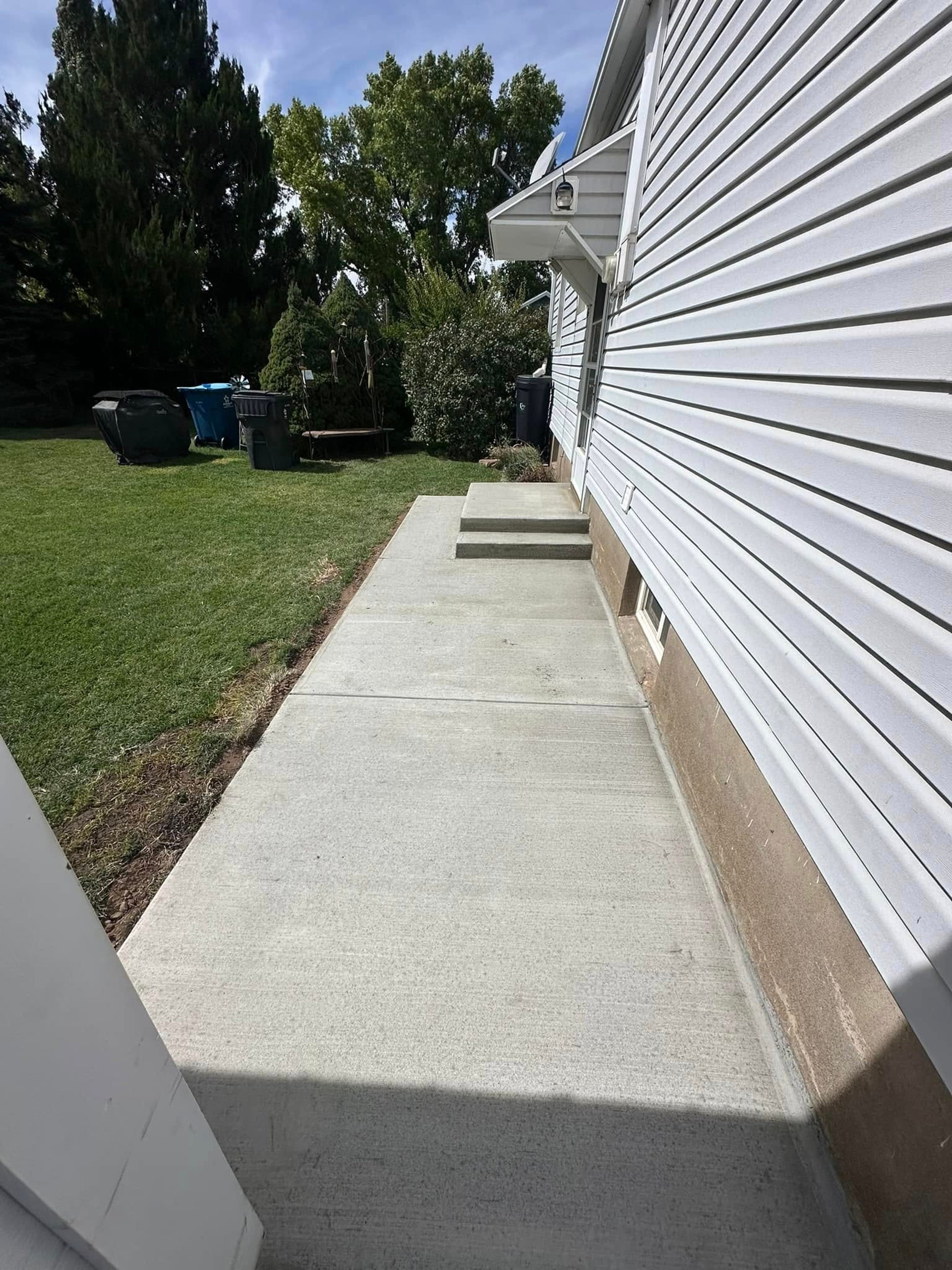 concrete patio and walkway for residential home