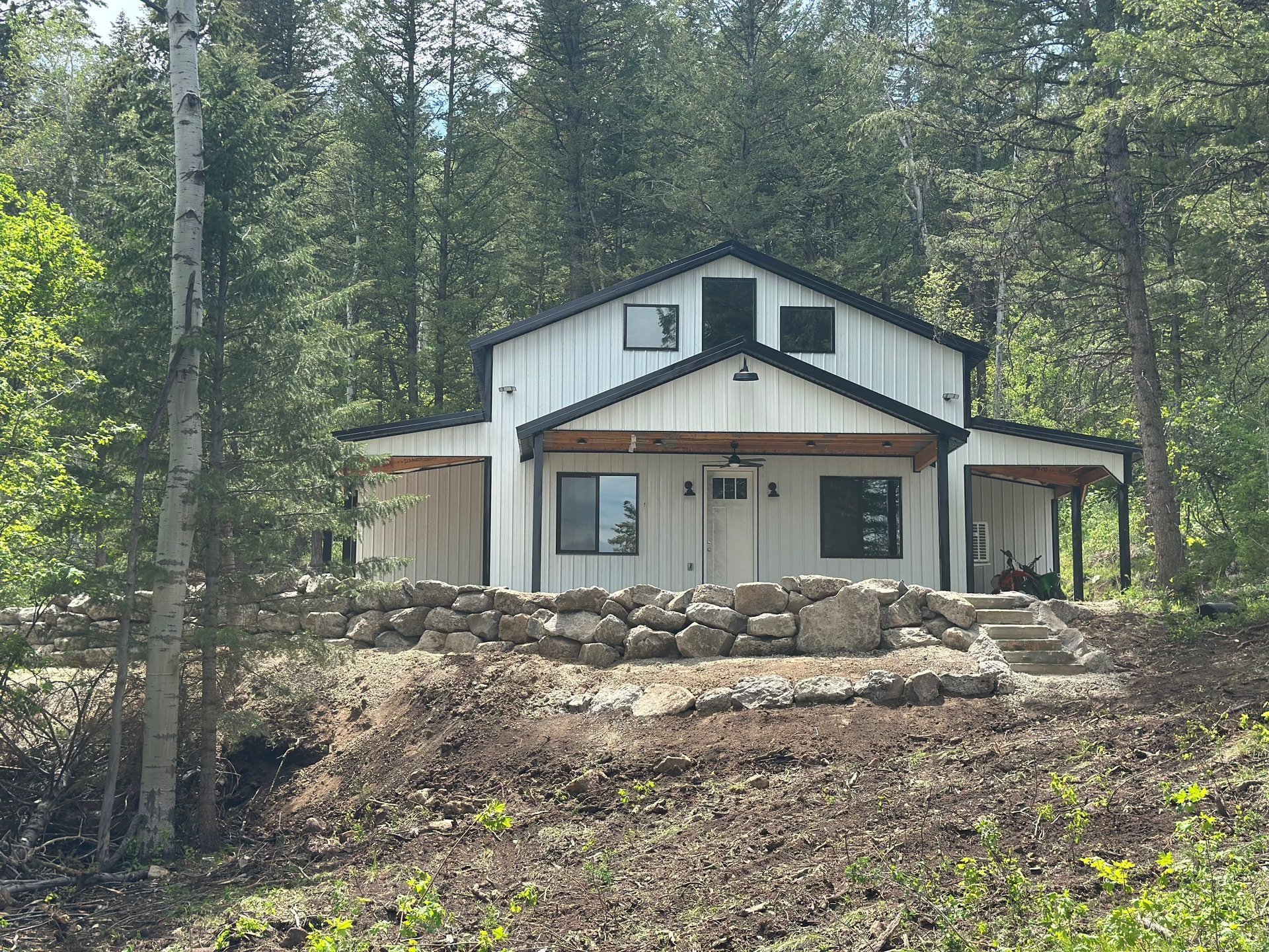 boulder wall at new home build in northern Utah