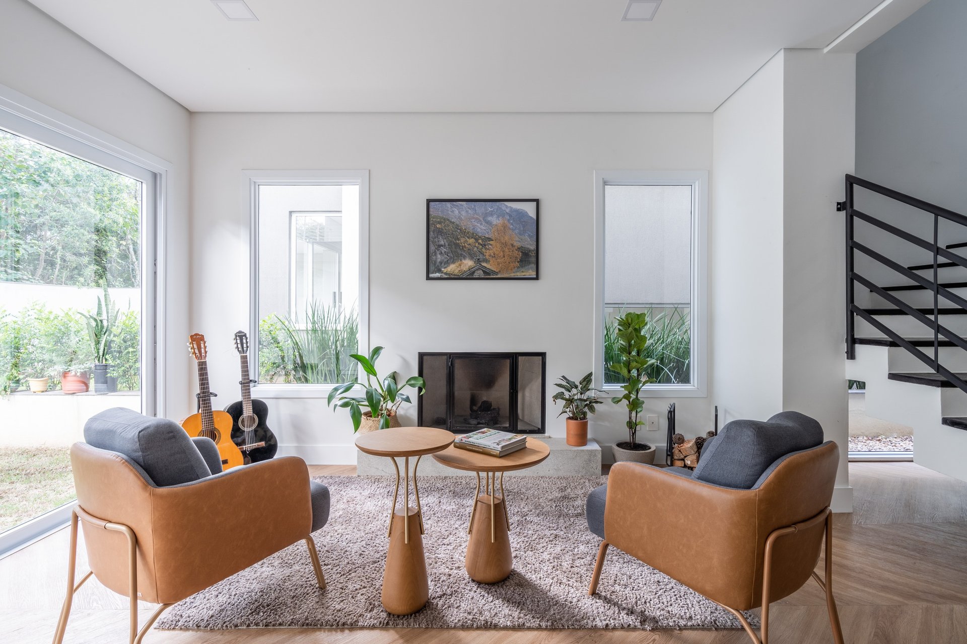 black and white bed linen