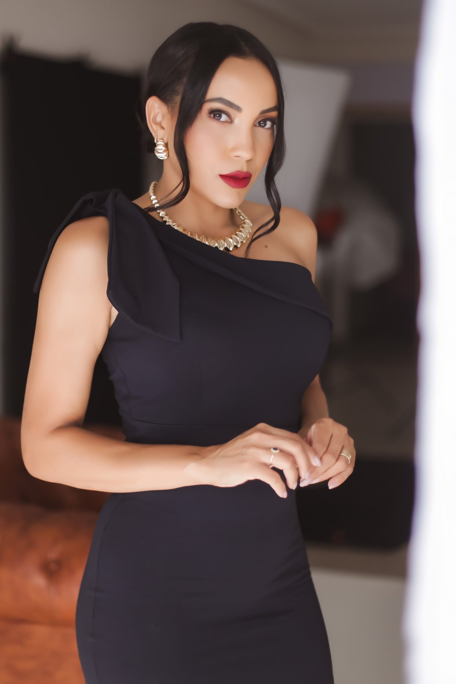 gray computer monitor