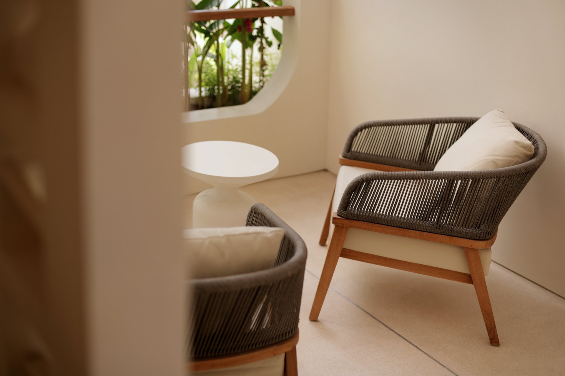 black and white bed linen