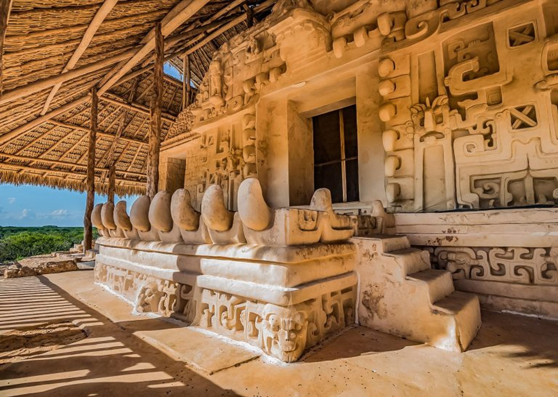 gray computer monitor