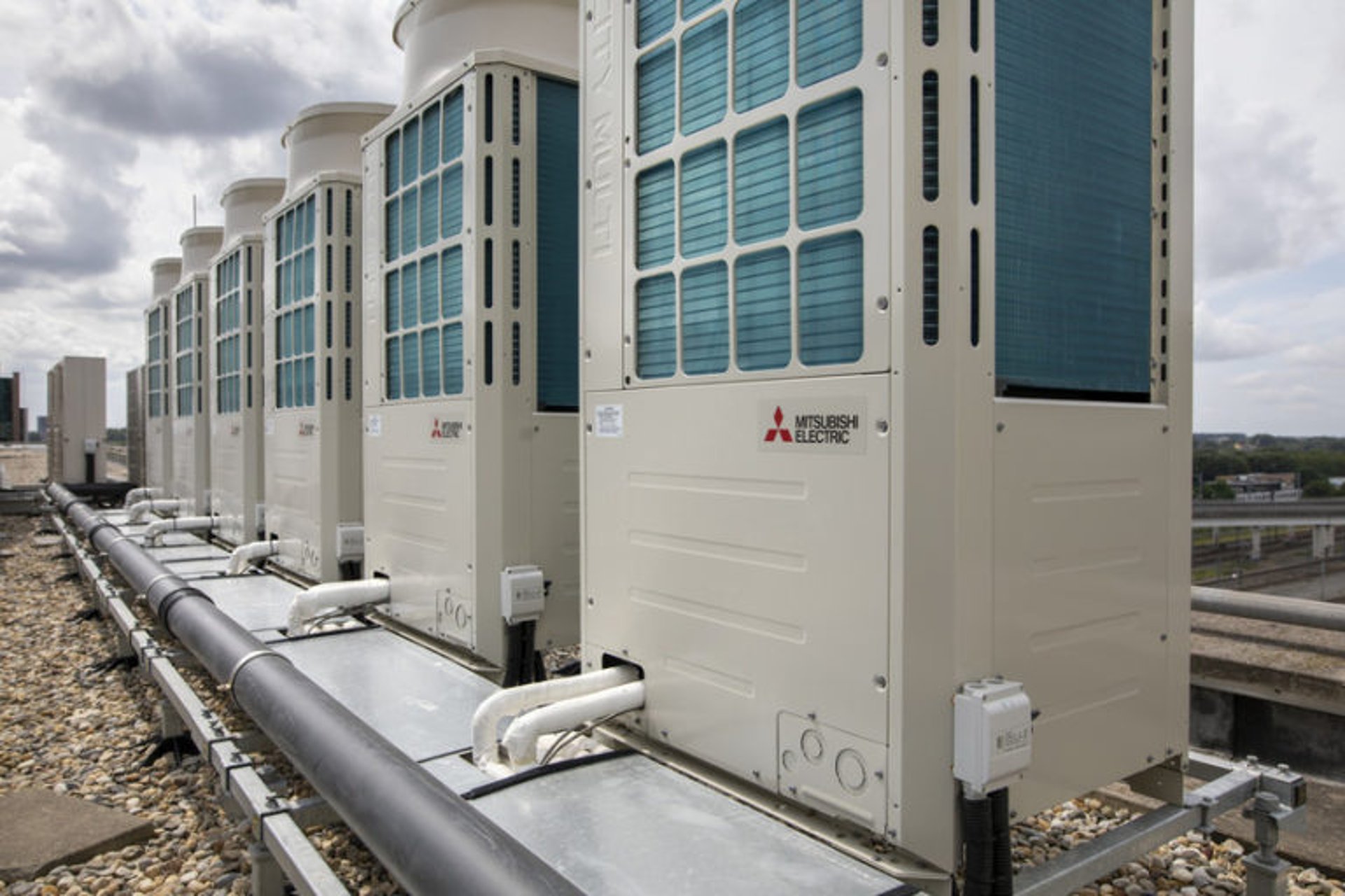 gray computer monitor