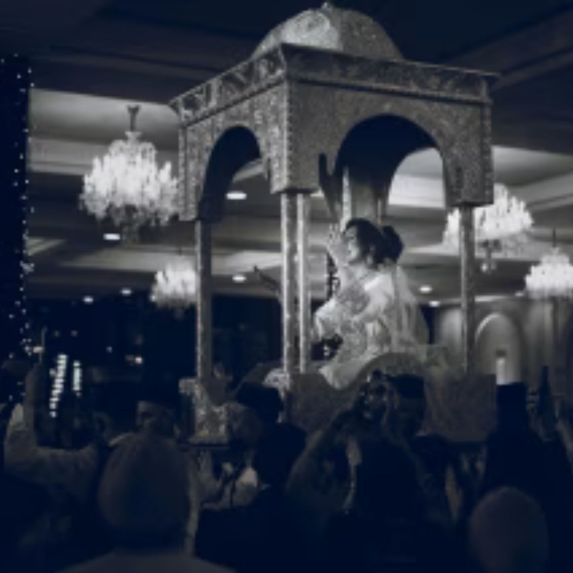 black and white bed linen