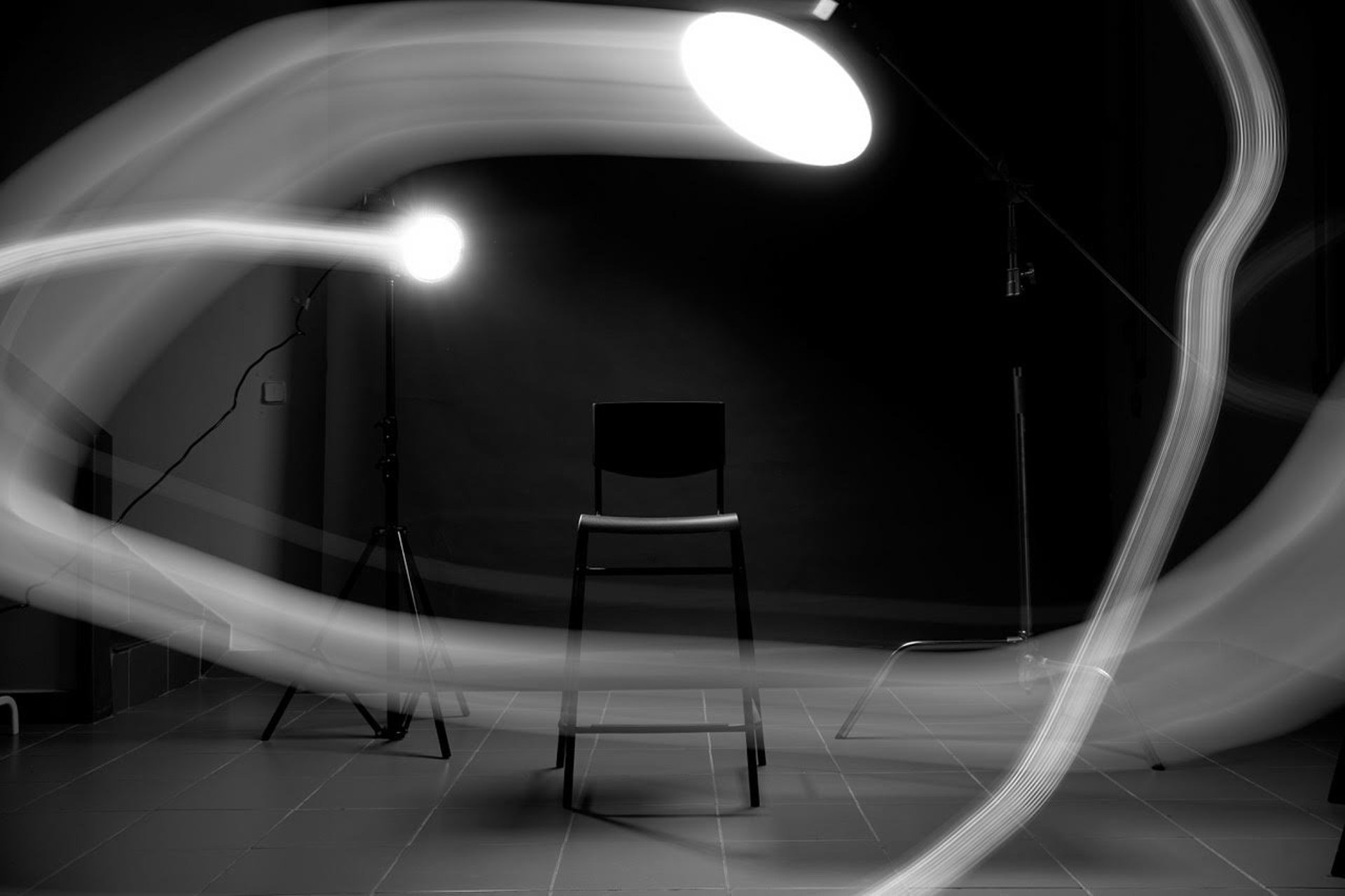 gray computer monitor