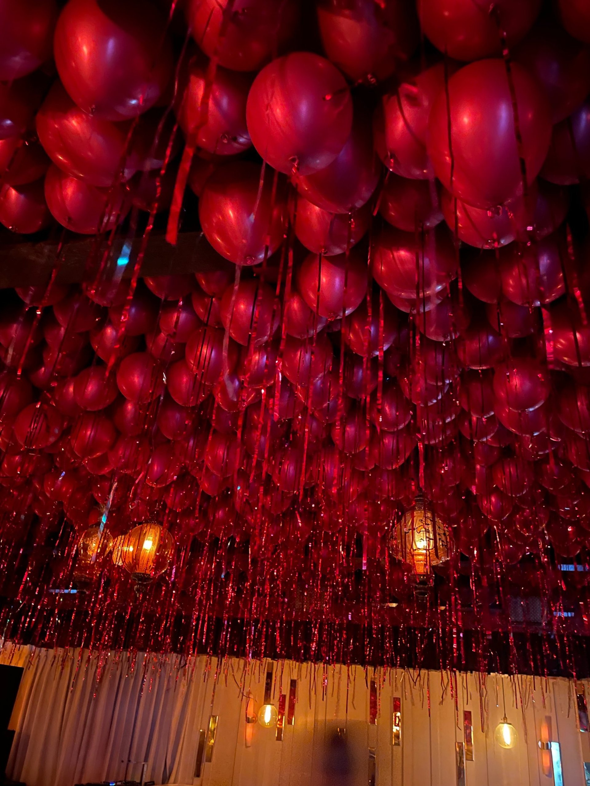 gray computer monitor