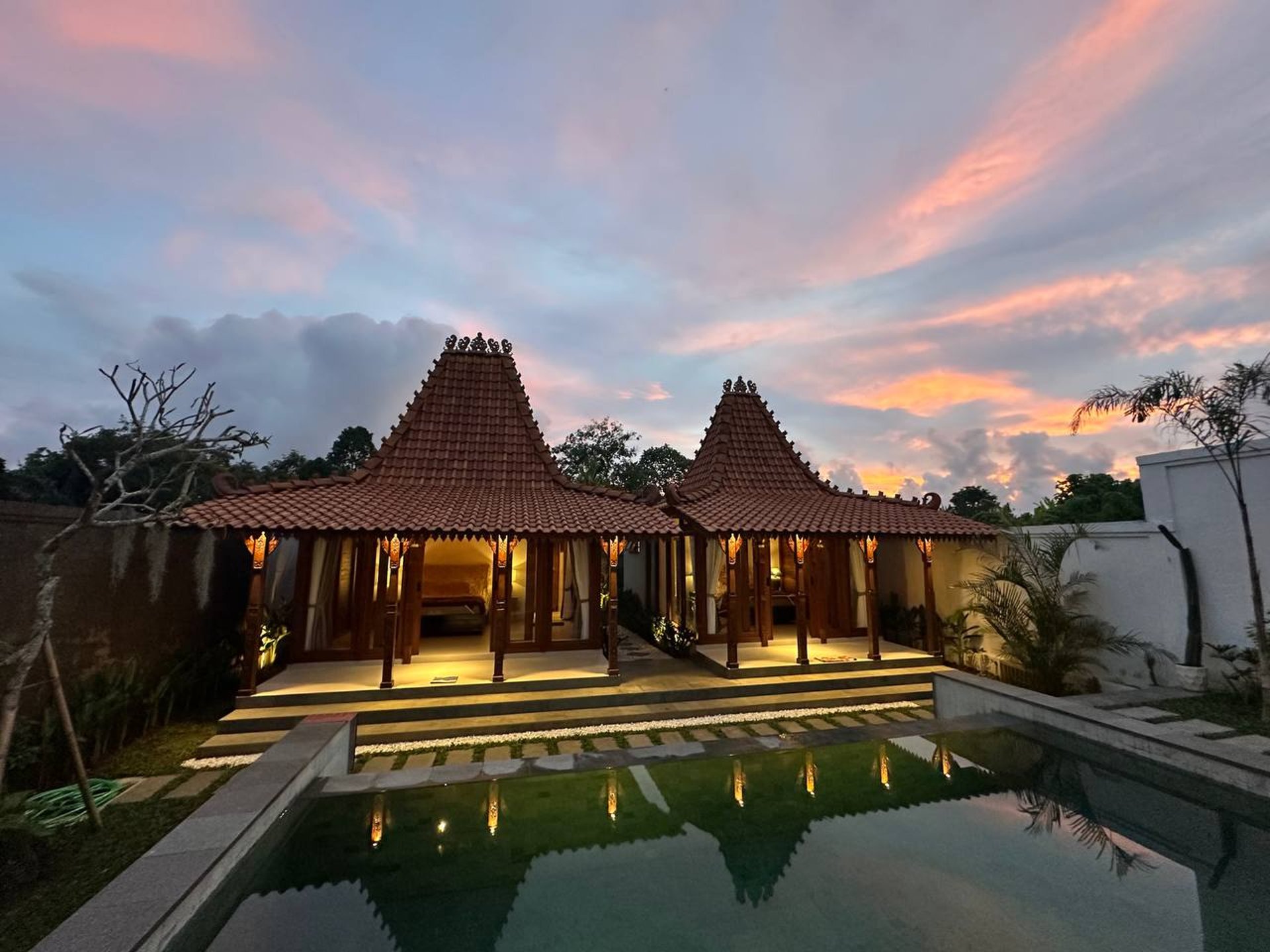 black and white bed linen