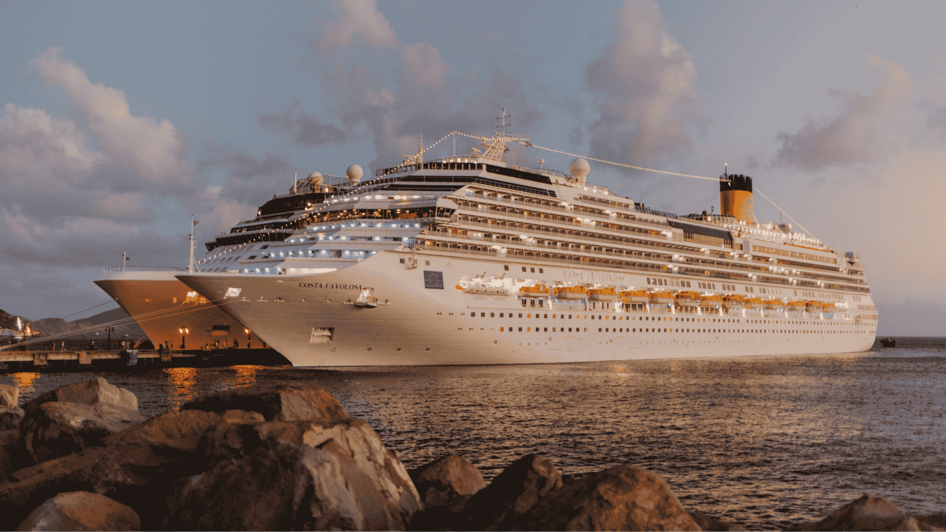 black and white bed linen