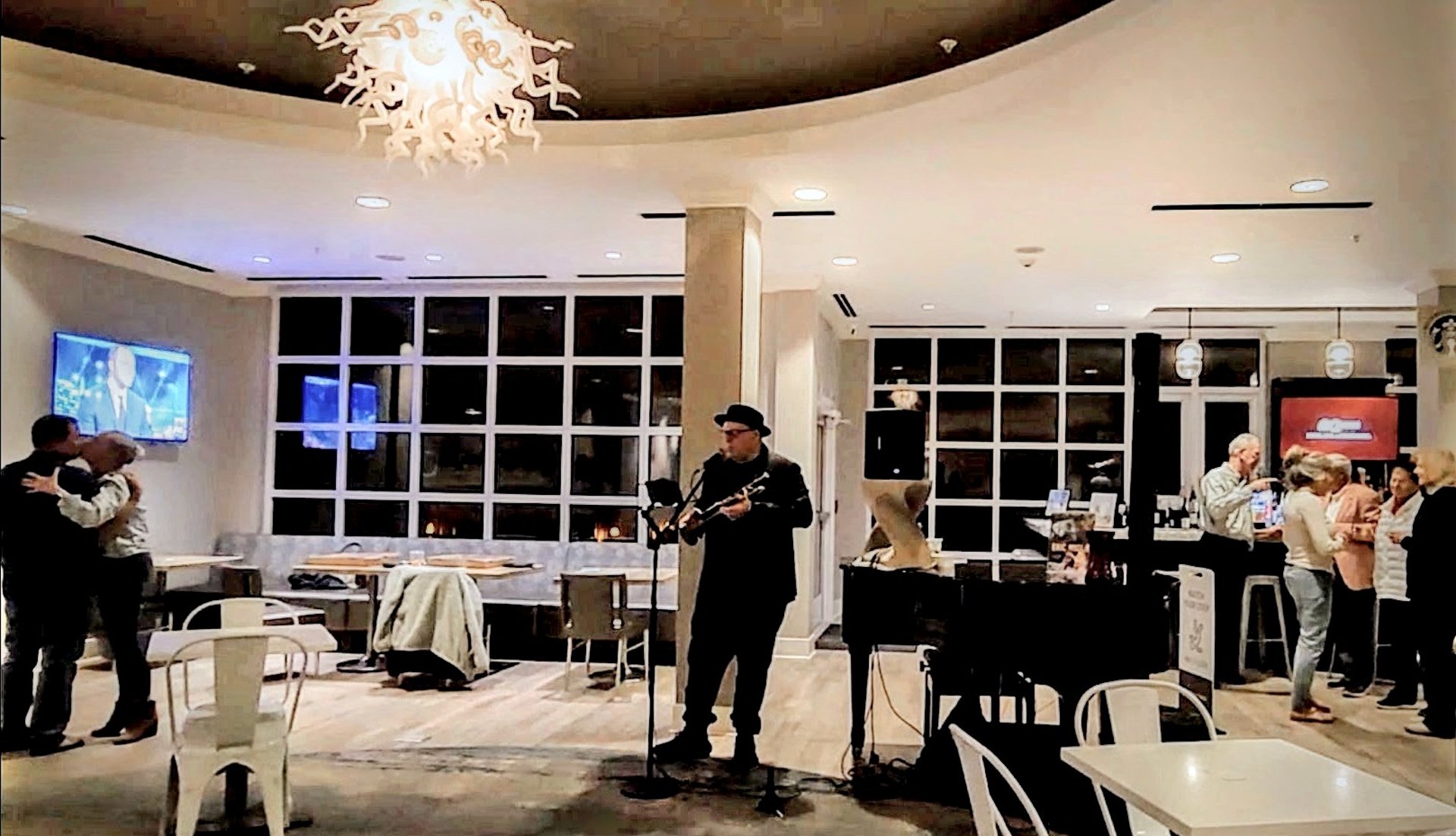 black and white bed linen