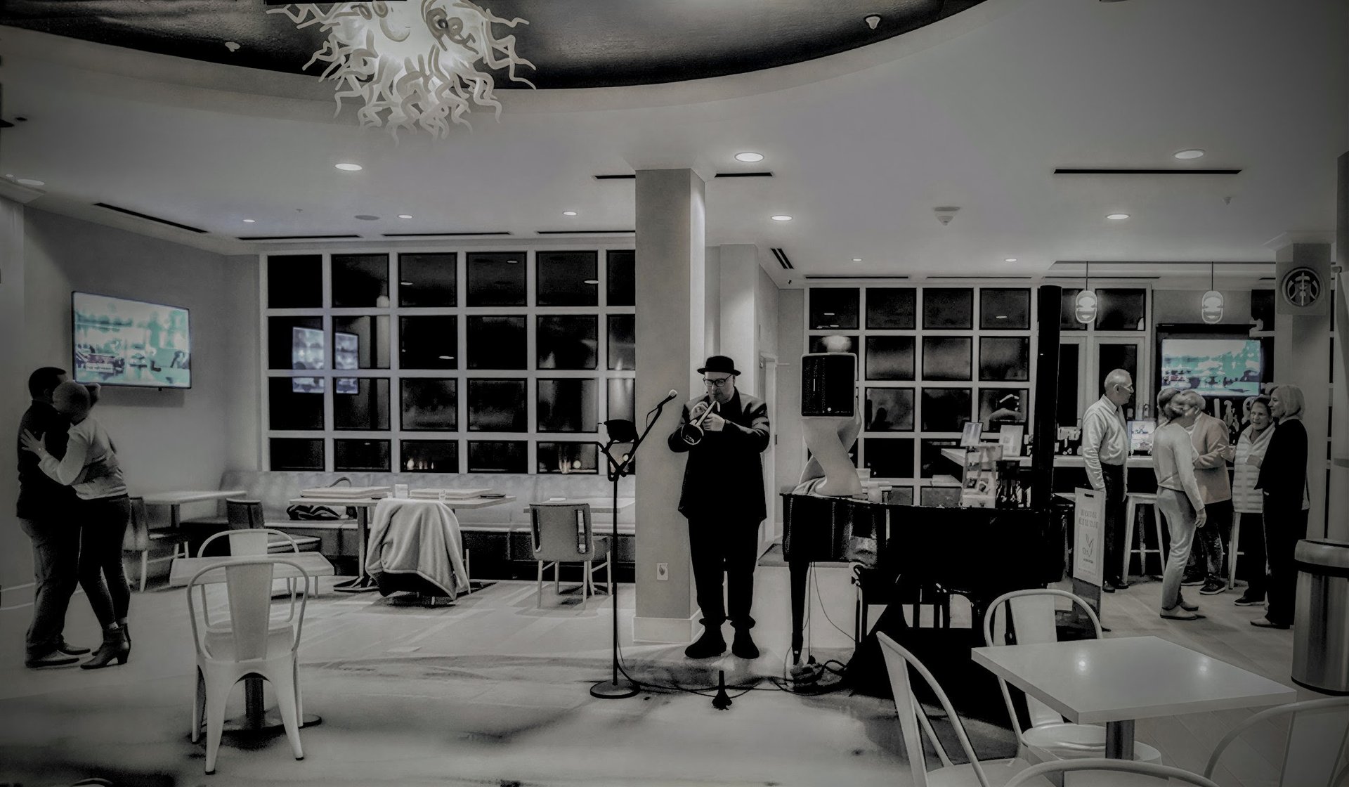 black and white bed linen