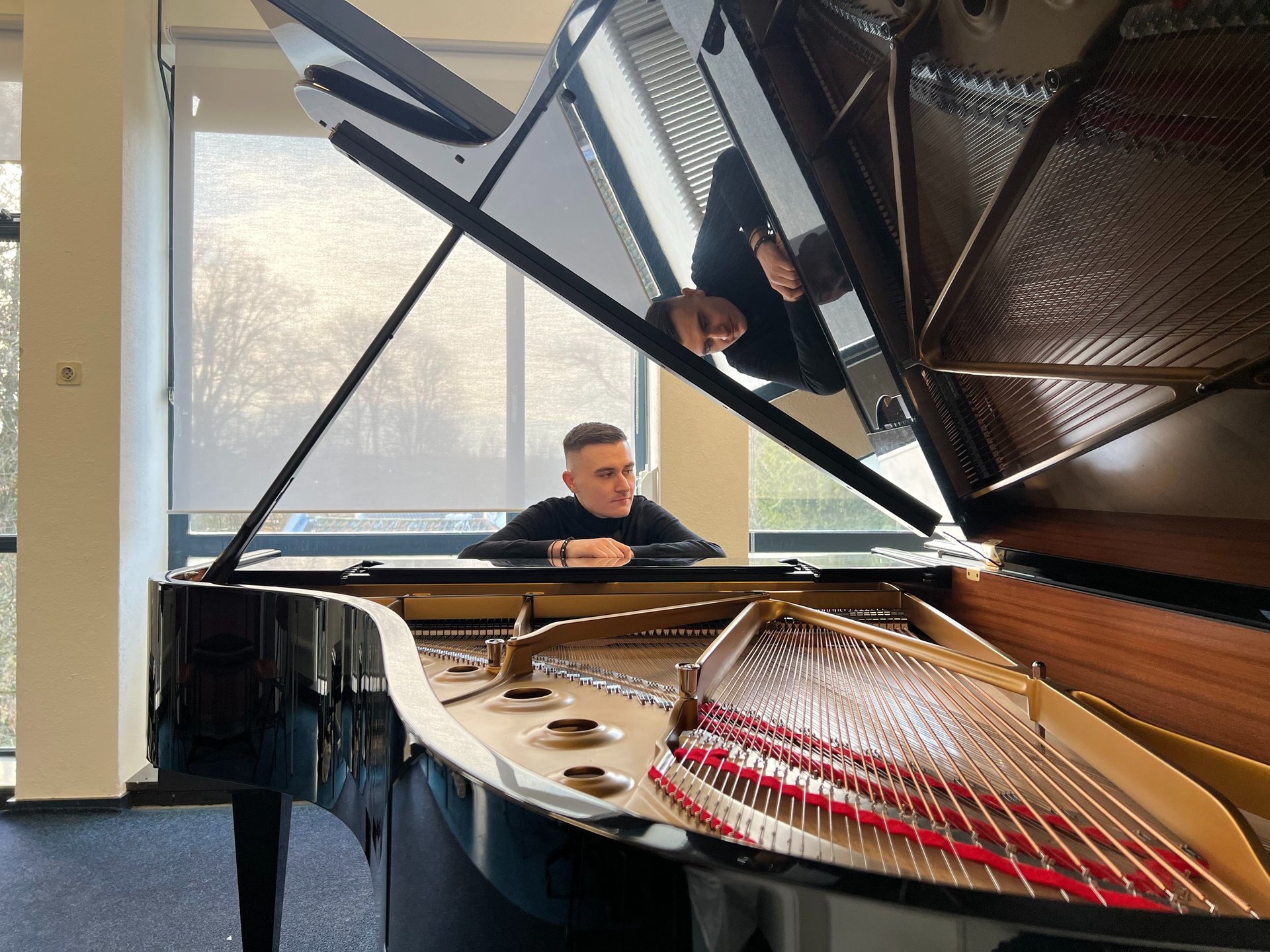 black and white bed linen