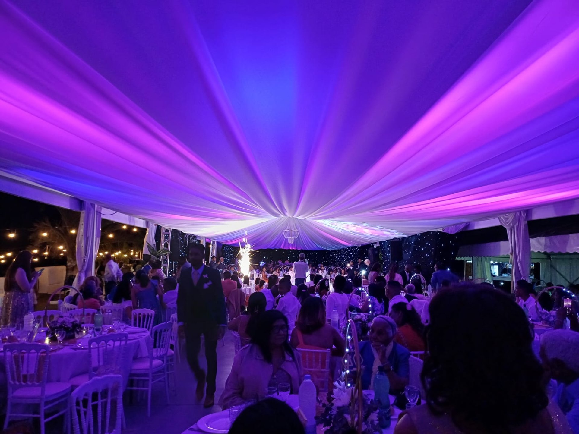 black and white bed linen