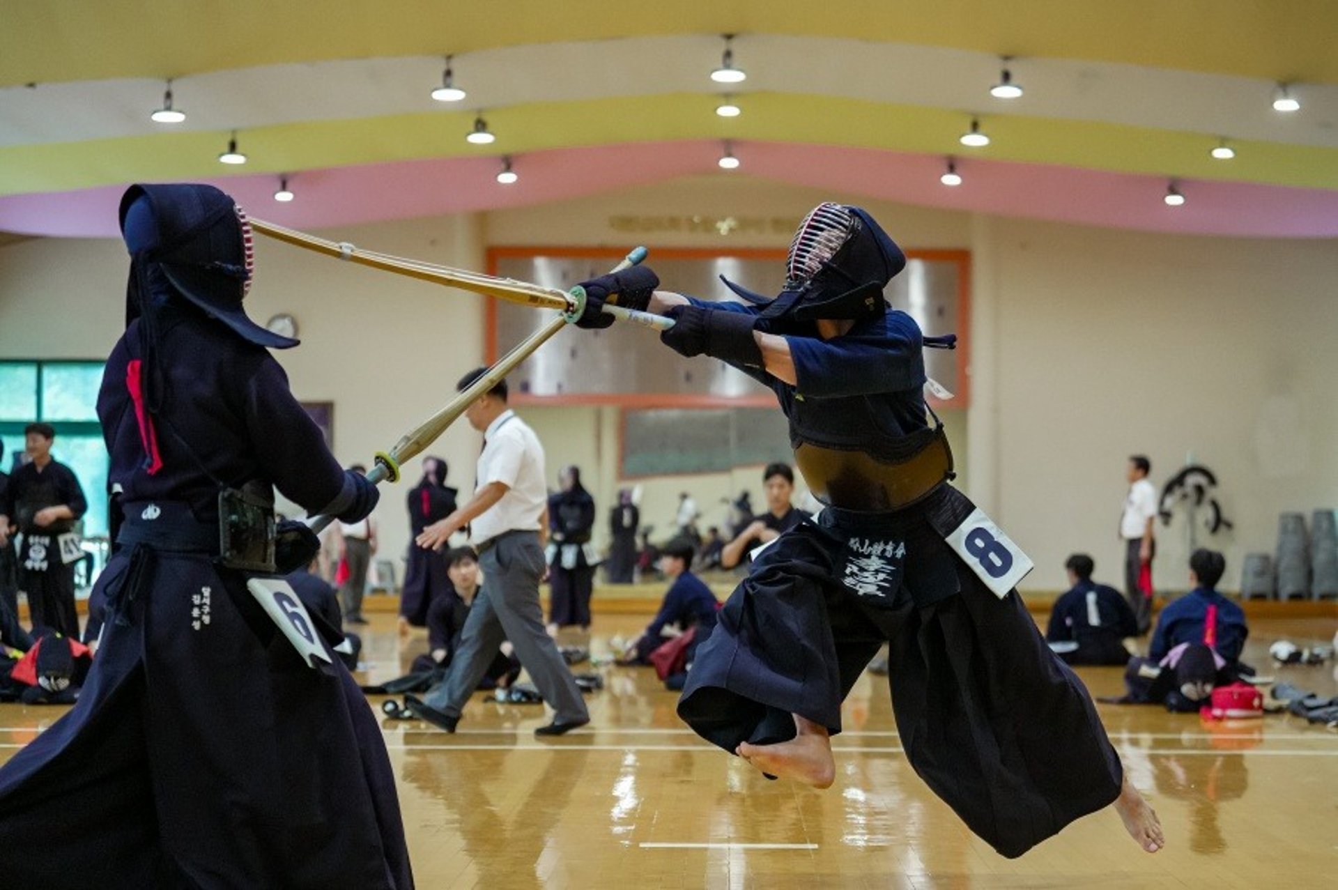 black and white bed linen