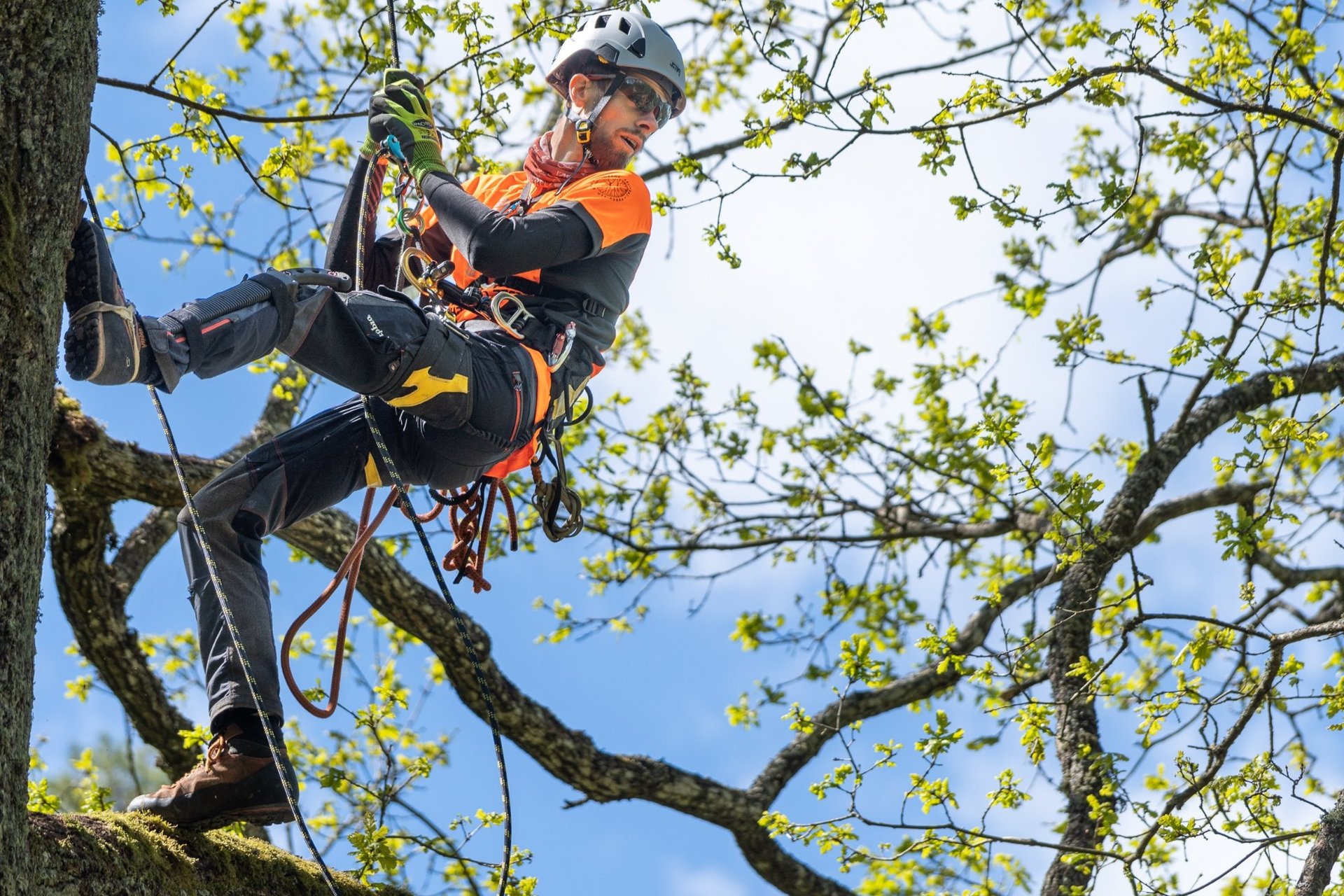 black and brown leather padded tub sofa