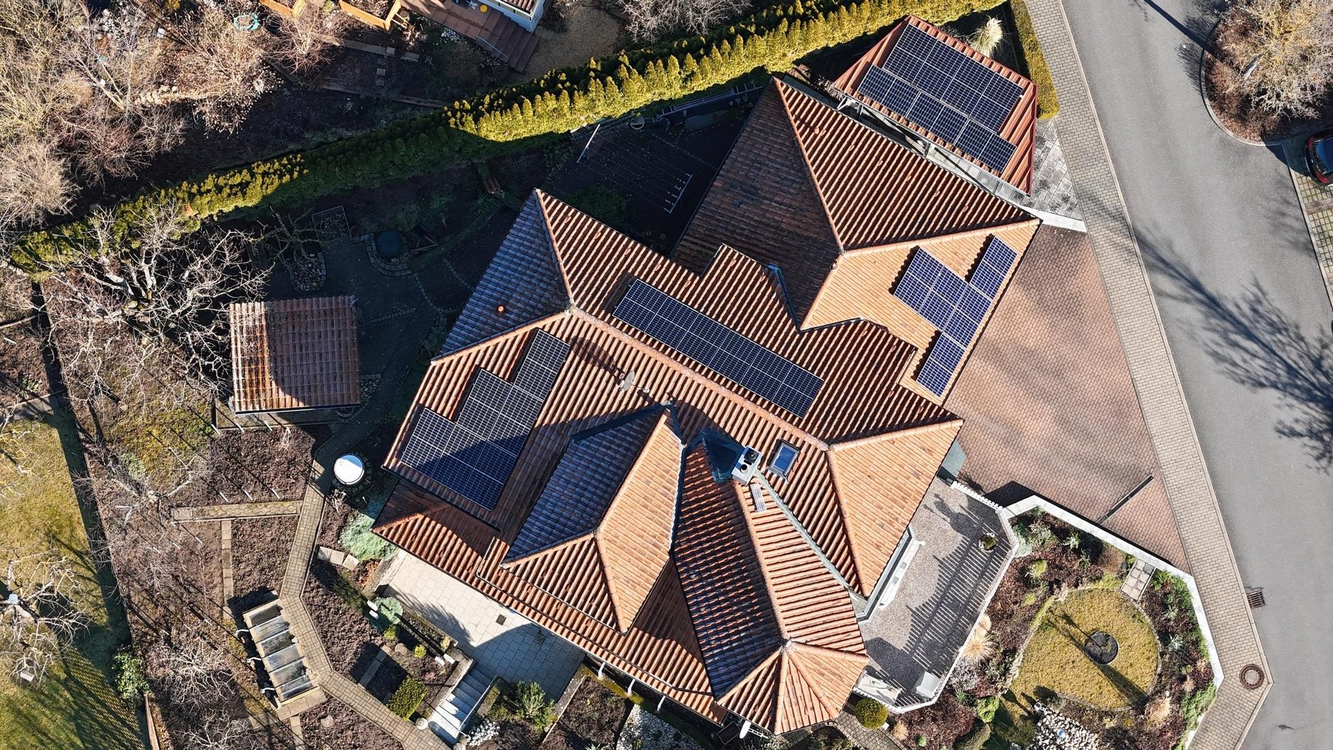 black and brown leather padded tub sofa