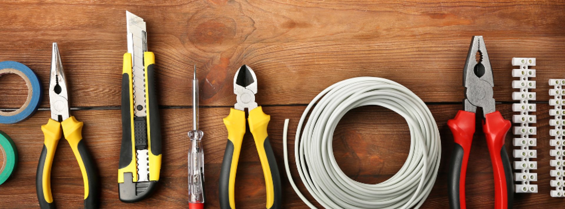 gray computer monitor