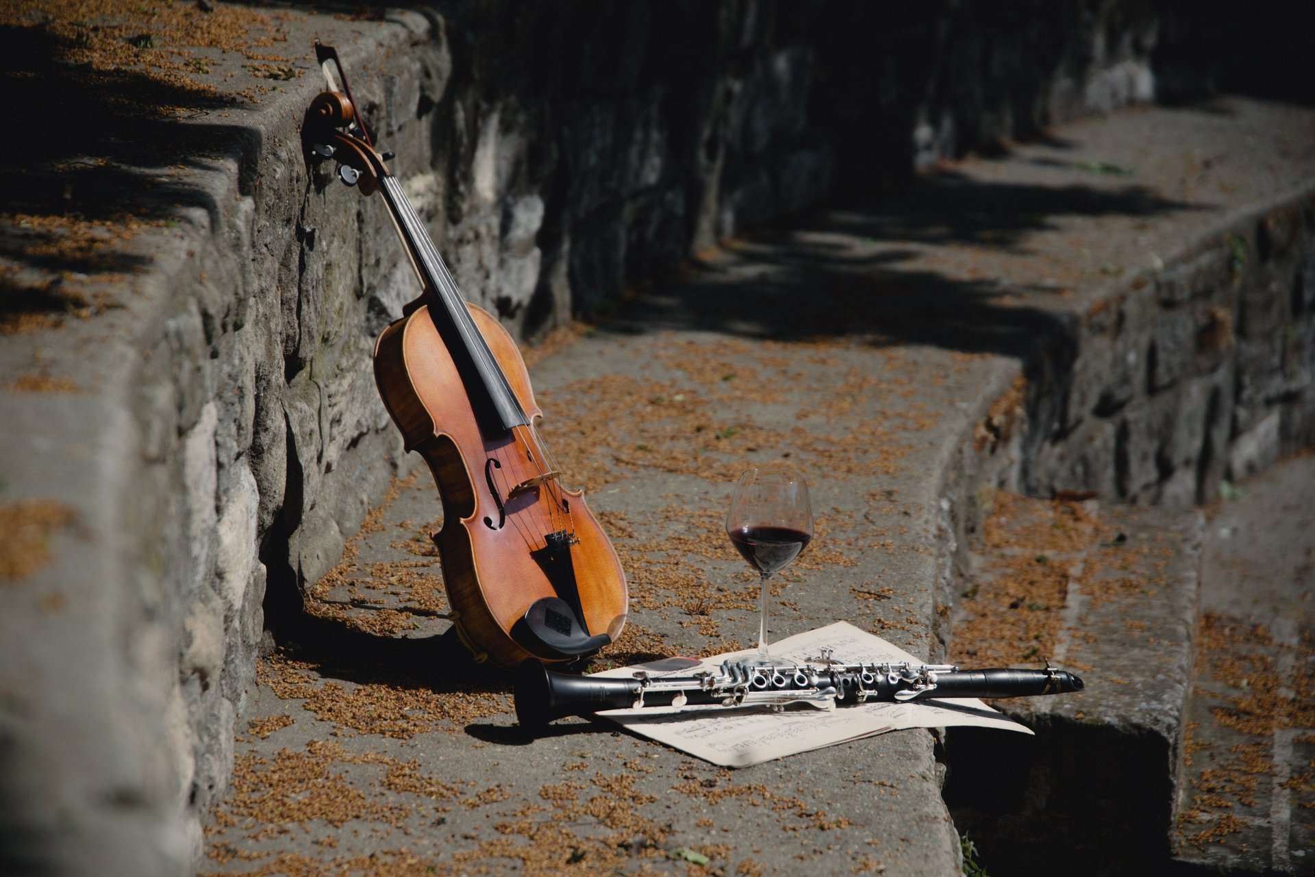 tilt selective photograph of music notes