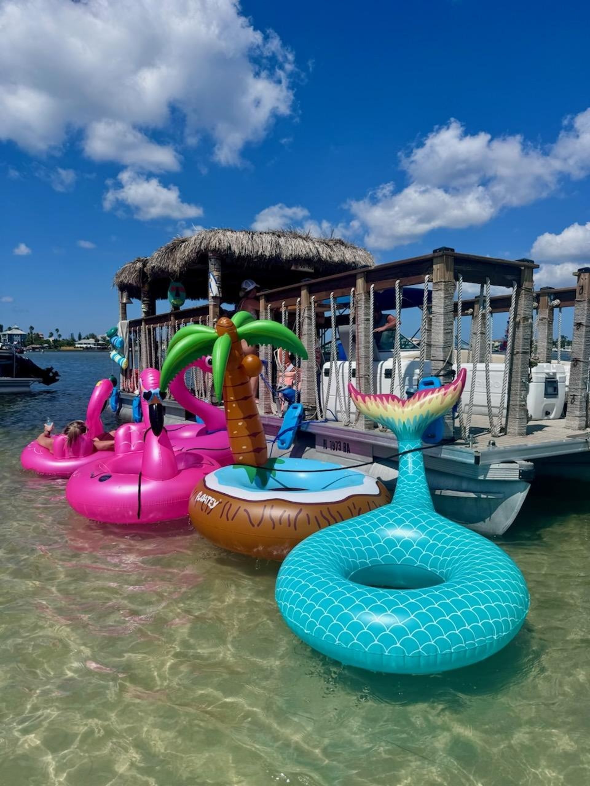 gray computer monitor