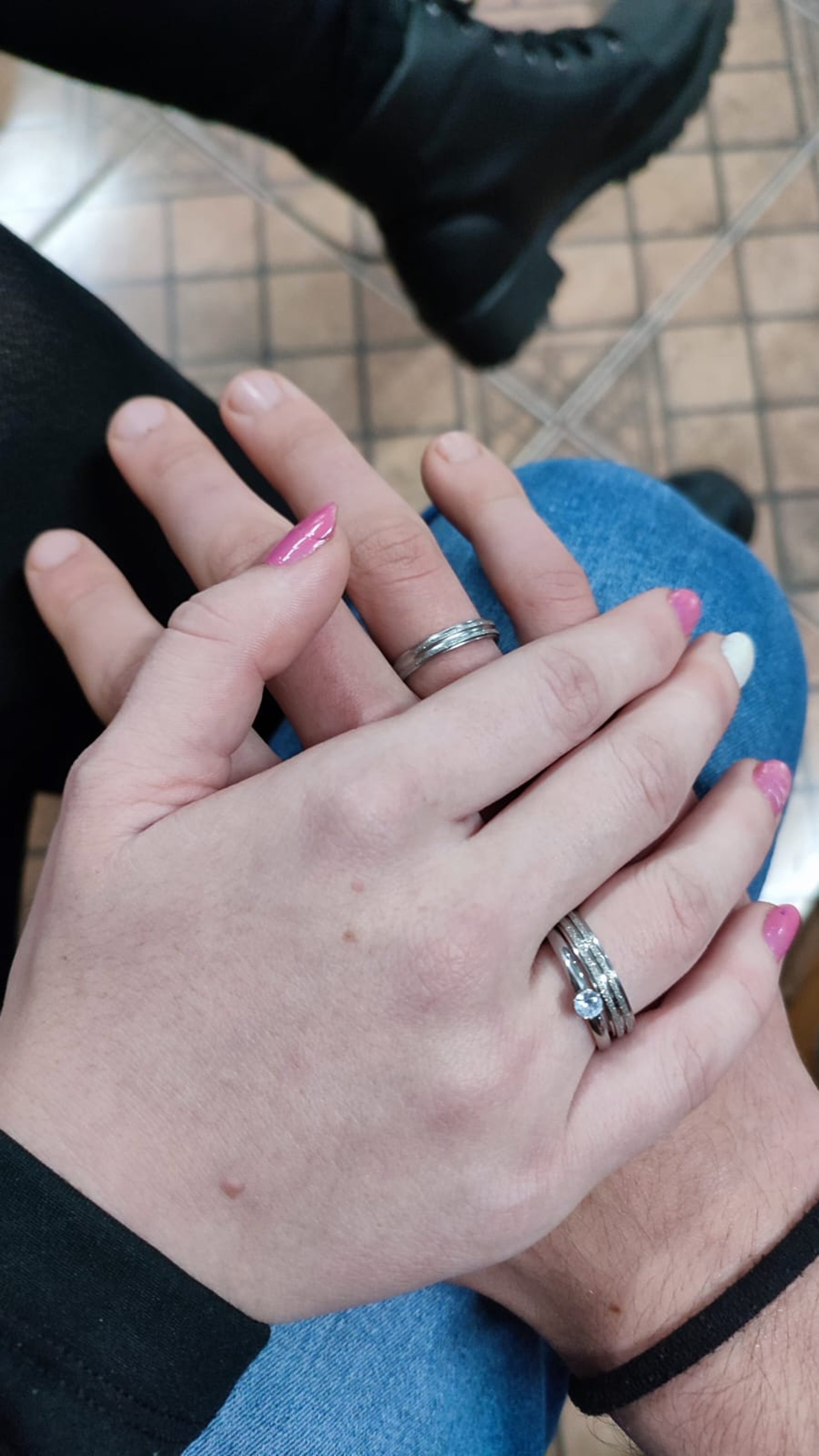 black and white bed linen