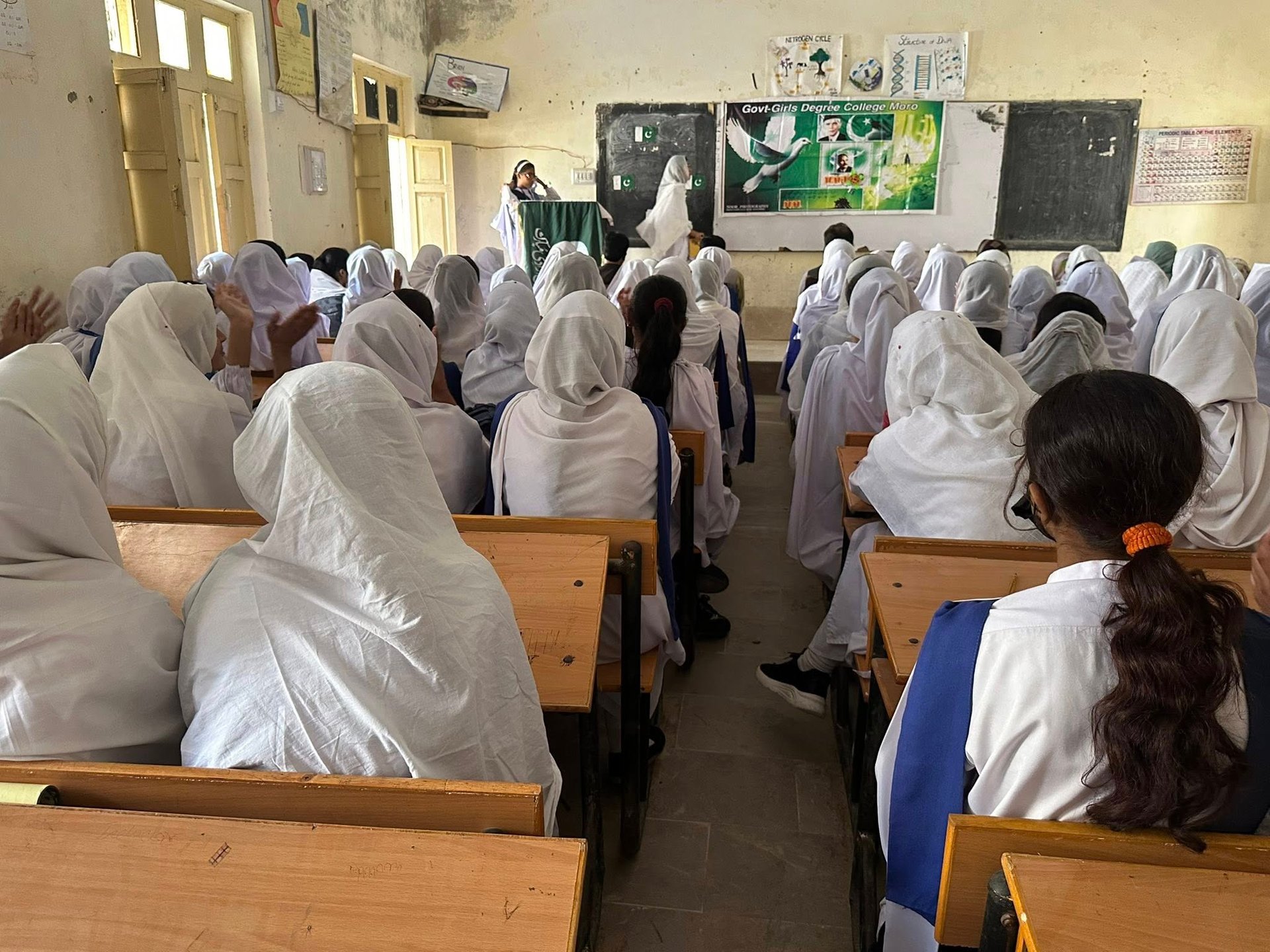 black and white bed linen