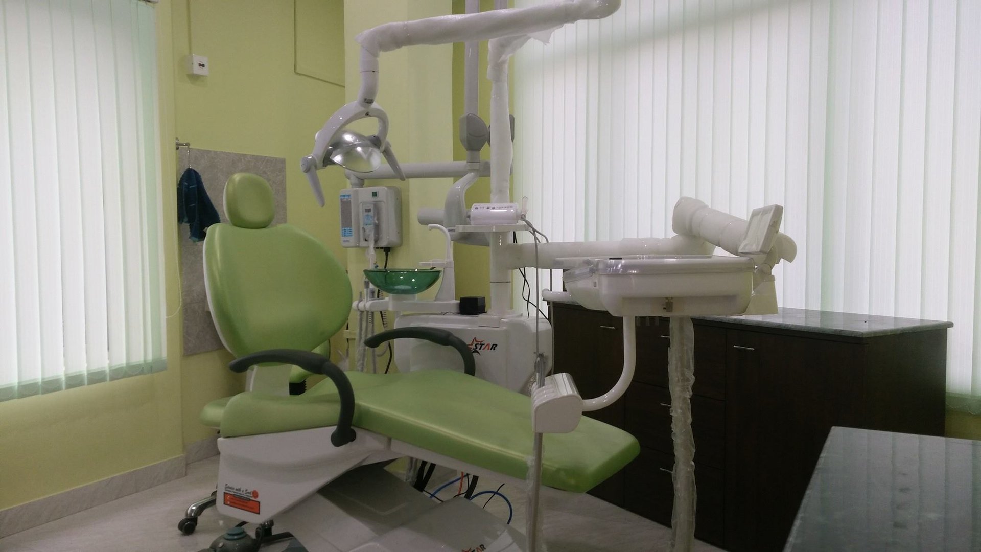 black and brown leather padded tub sofa