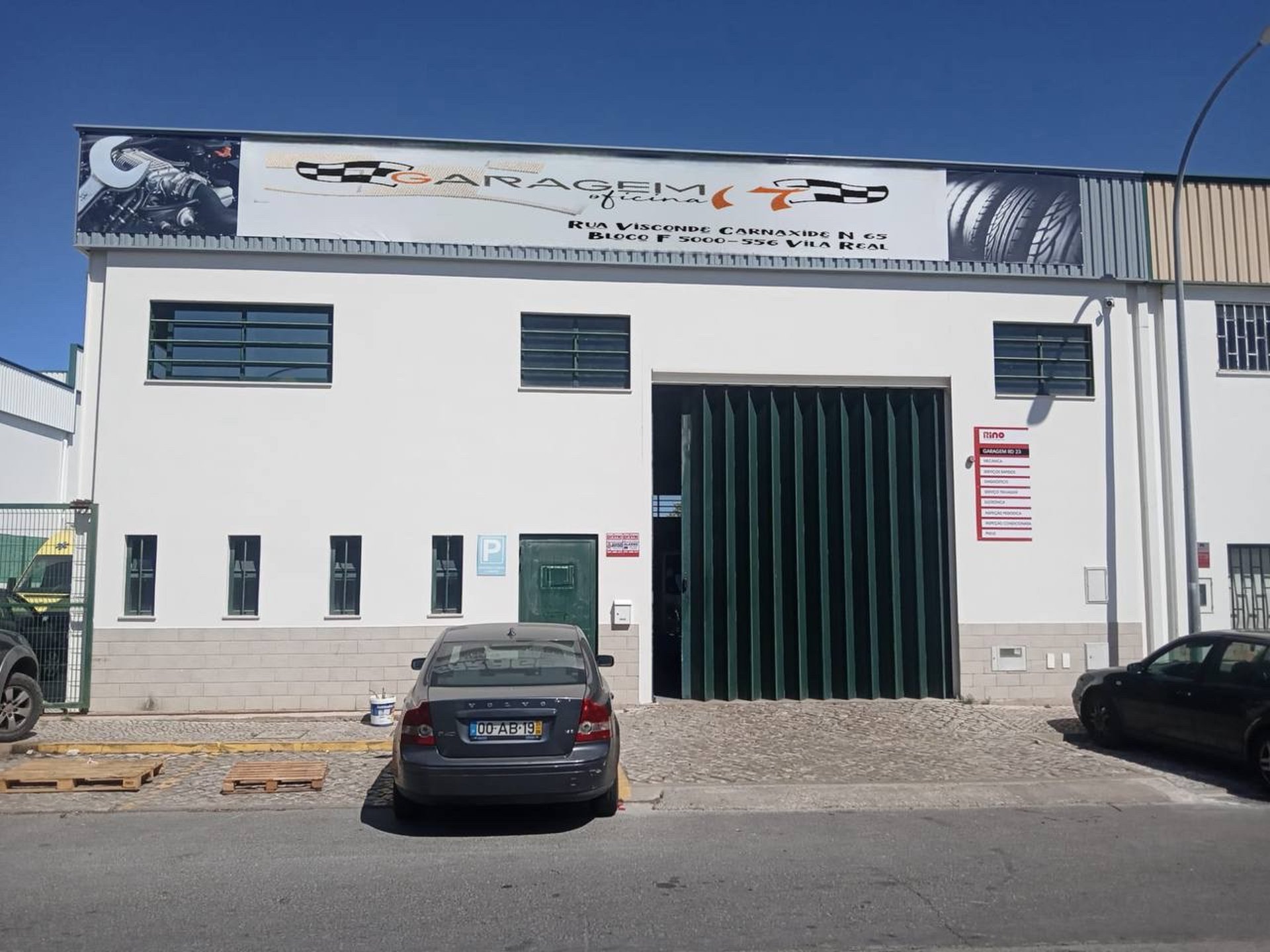 person wearing grey knit sweater