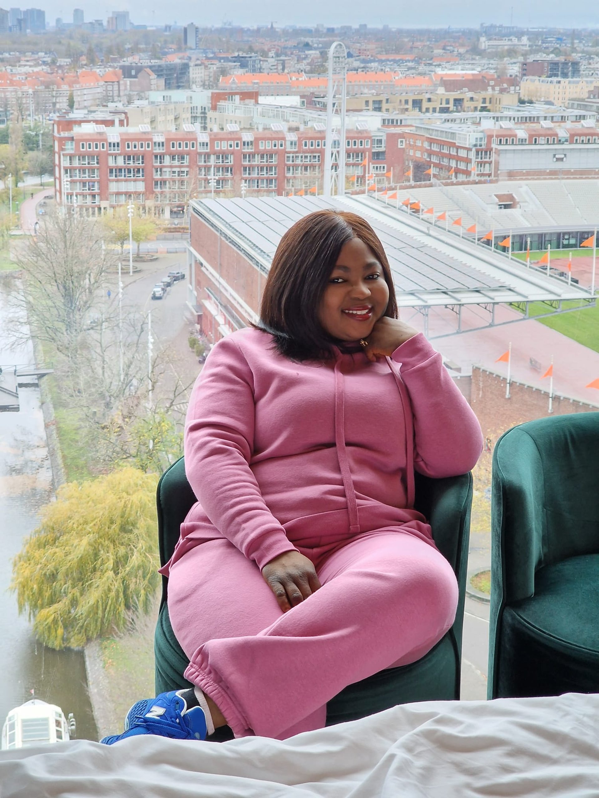 black and white bed linen