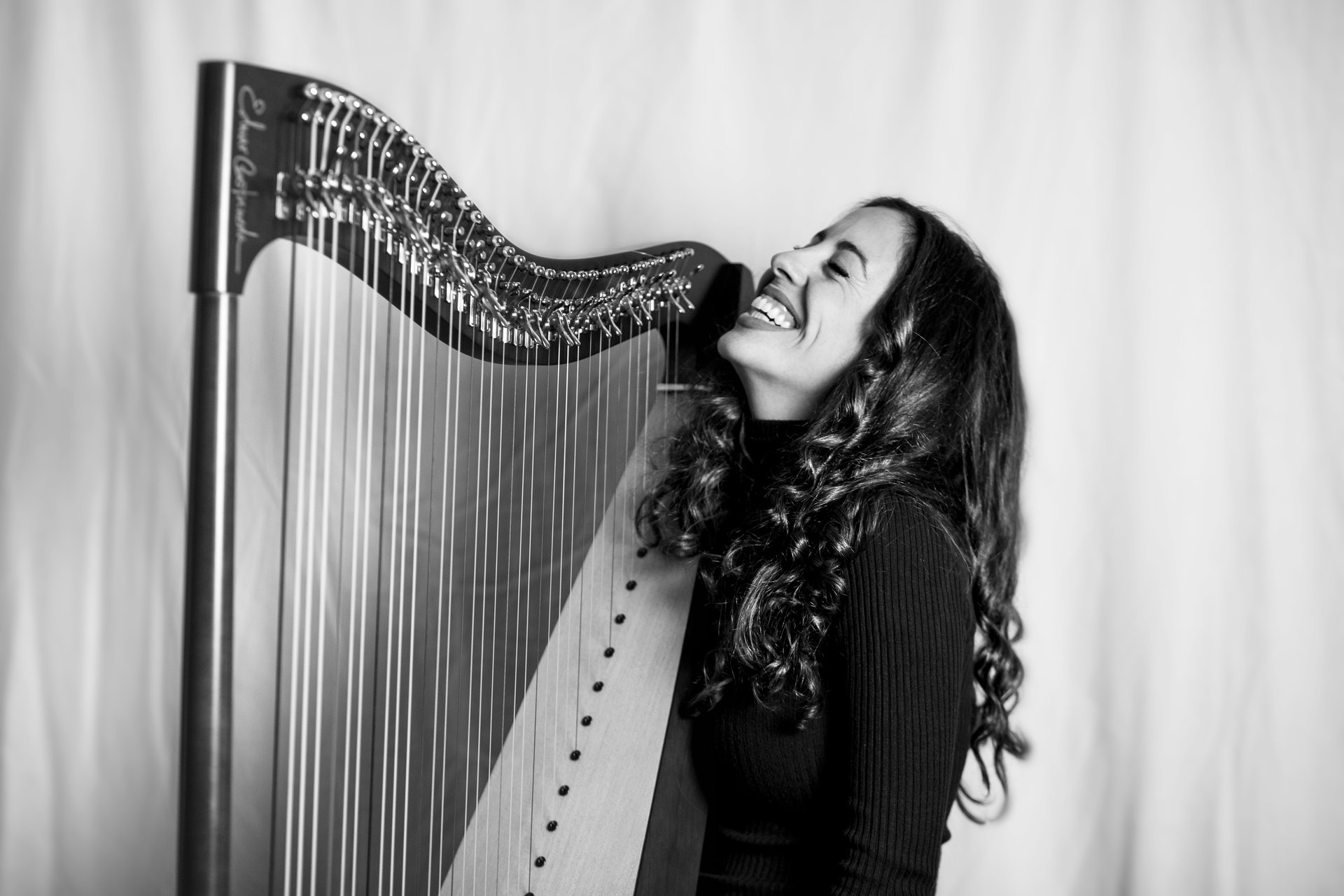 black and white bed linen