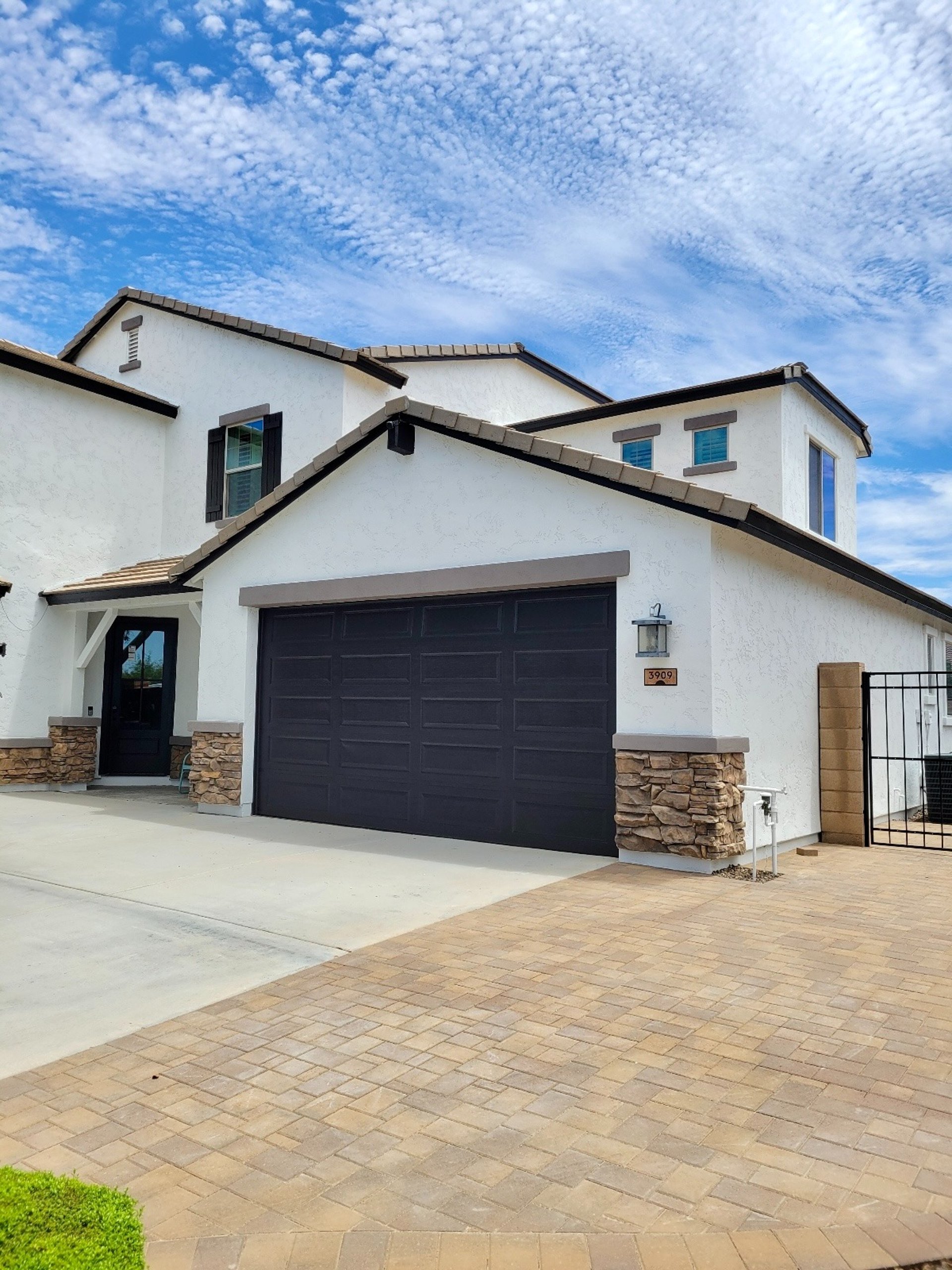 black and white bed linen